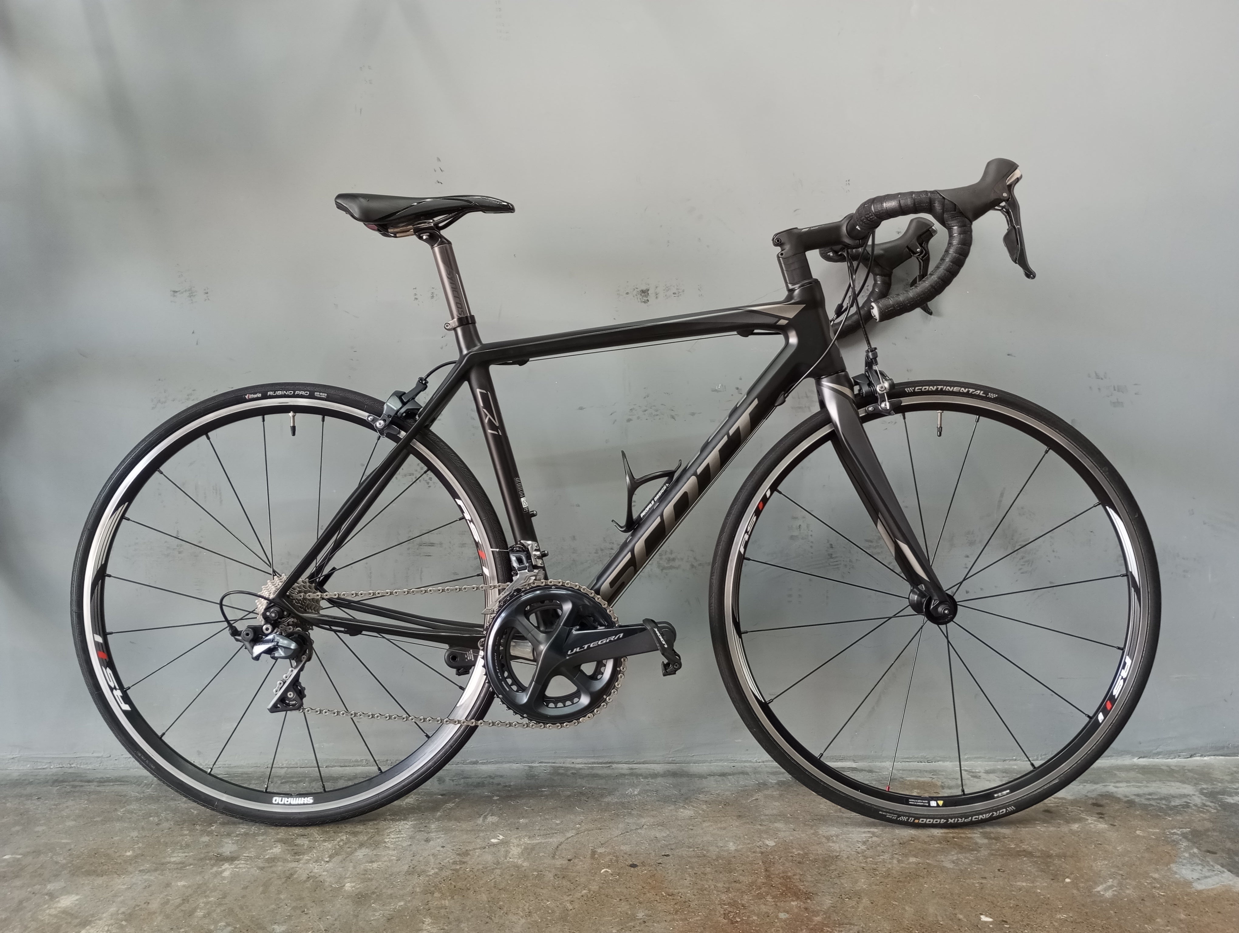 Scott carbon best sale road bike