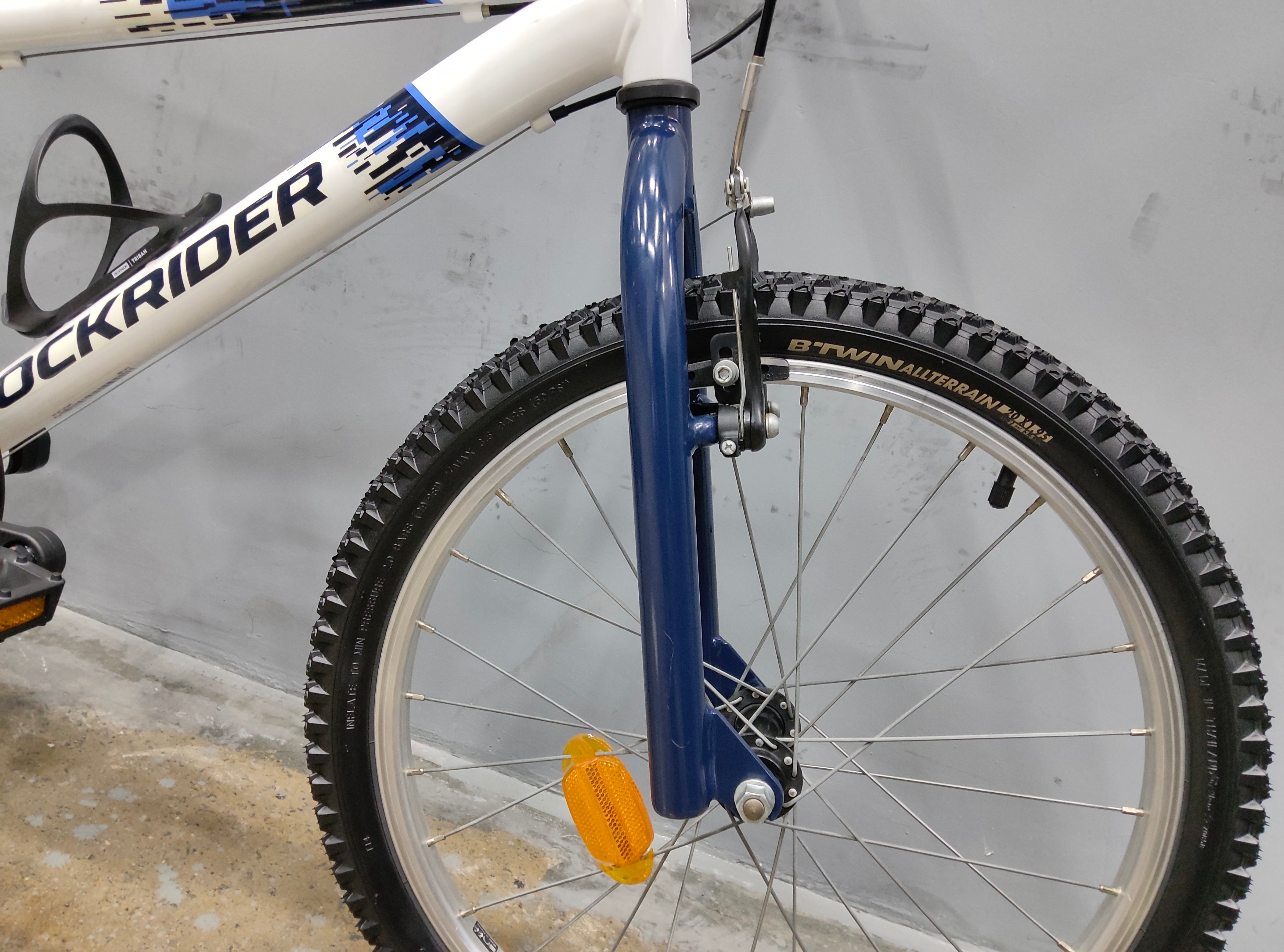 B'twin Rockrider ST120 Kids Bike