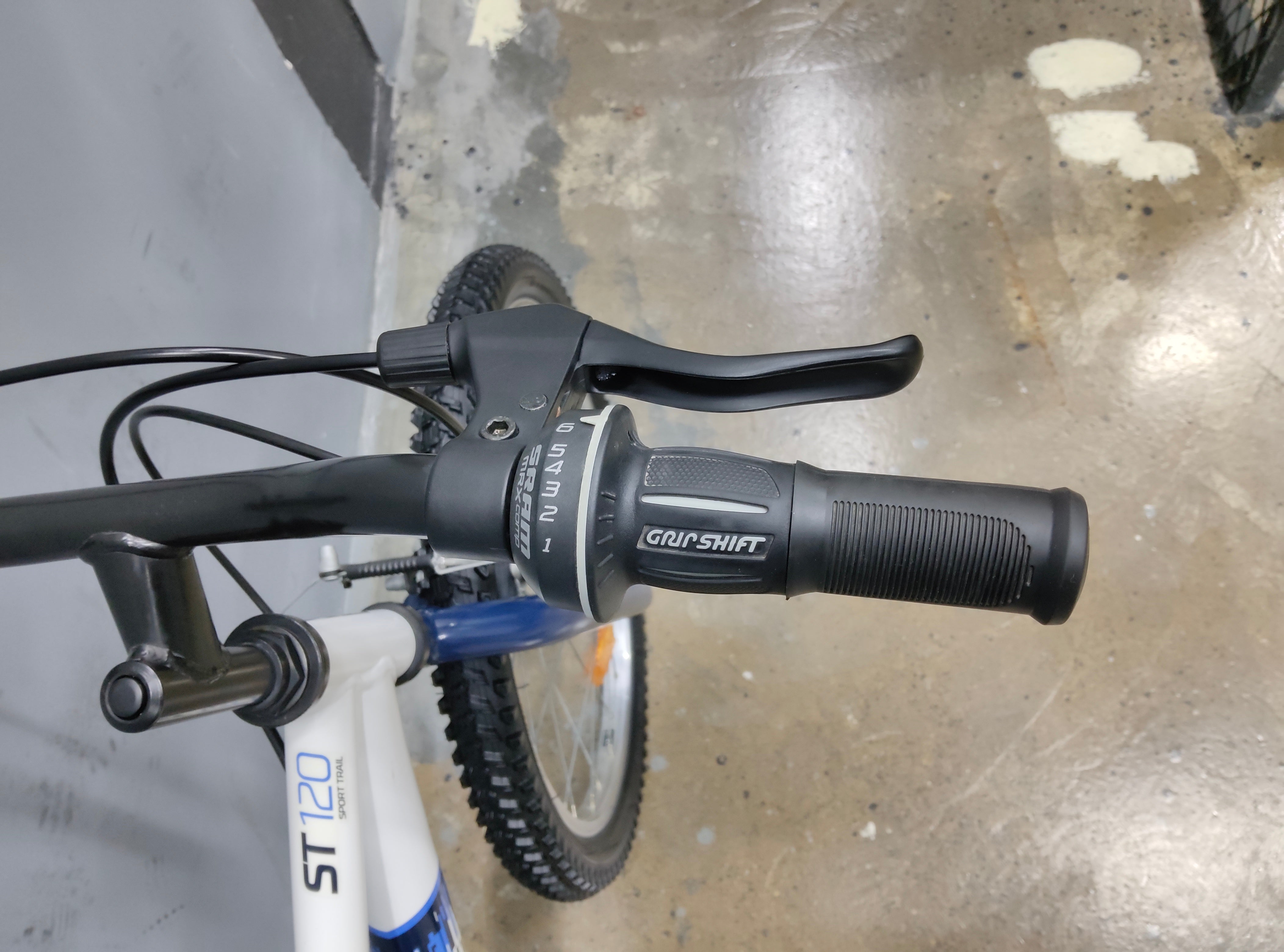 B'twin Rockrider ST120 Kids Bike