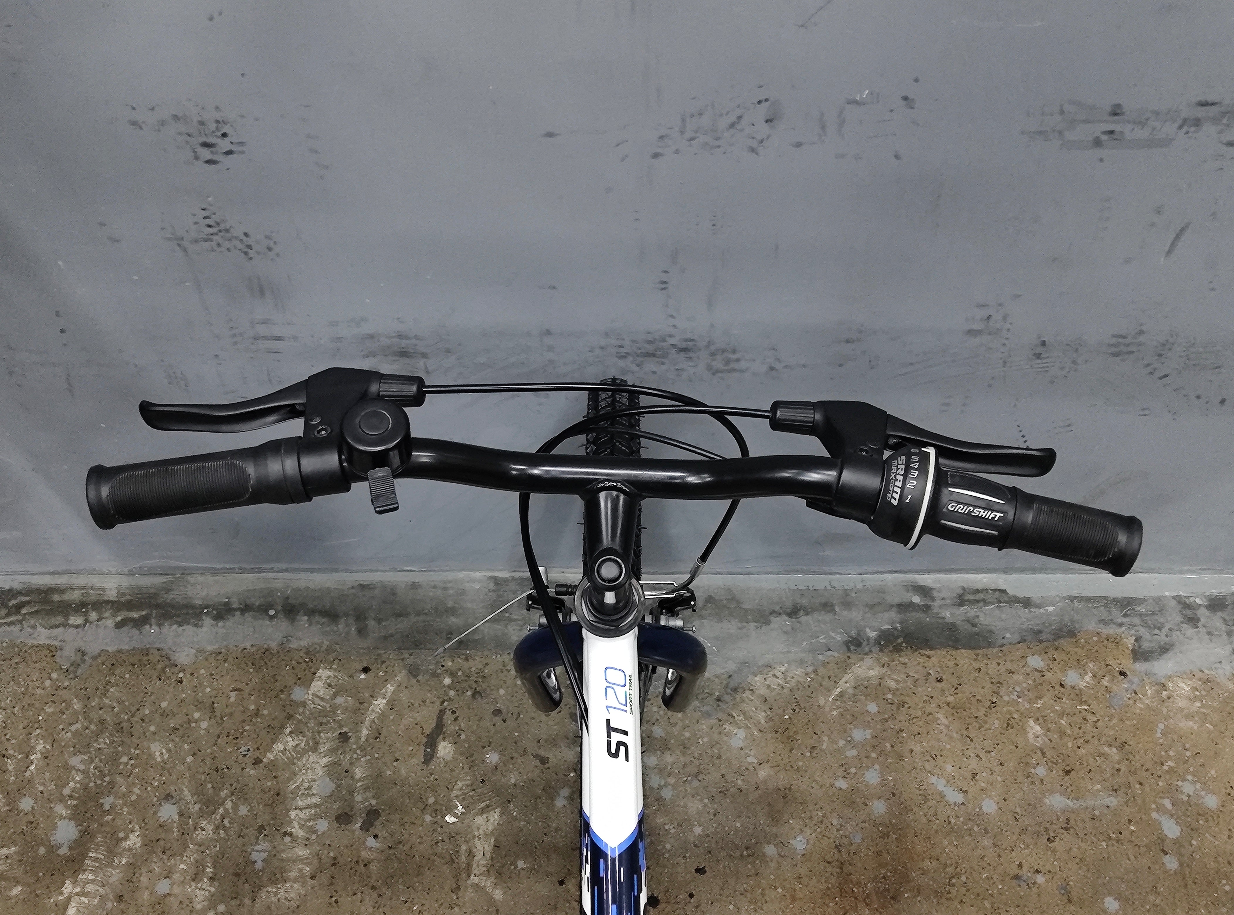 B'twin Rockrider ST120 Kids Bike