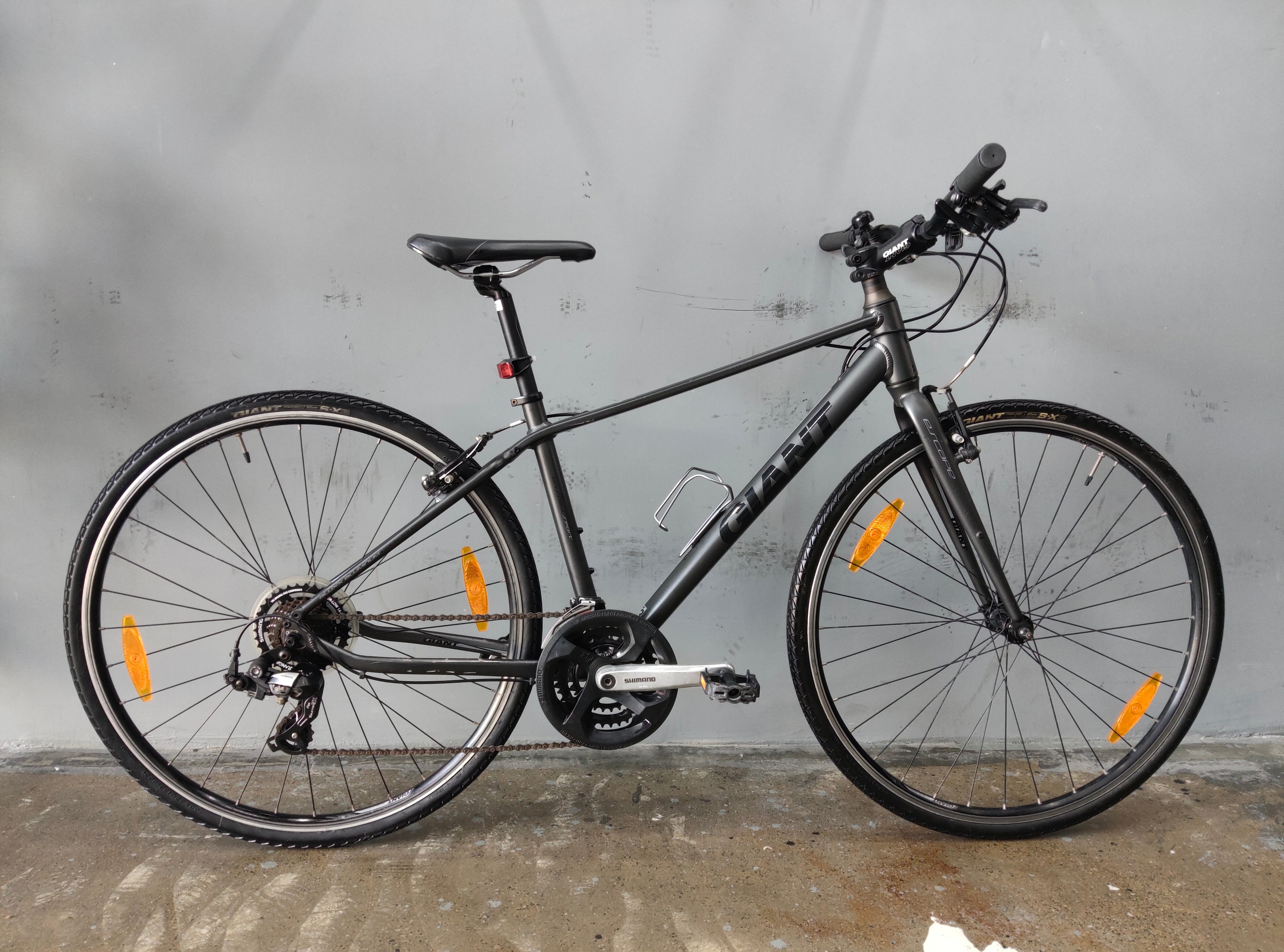Giant Escape 3 Hybrid Bike
