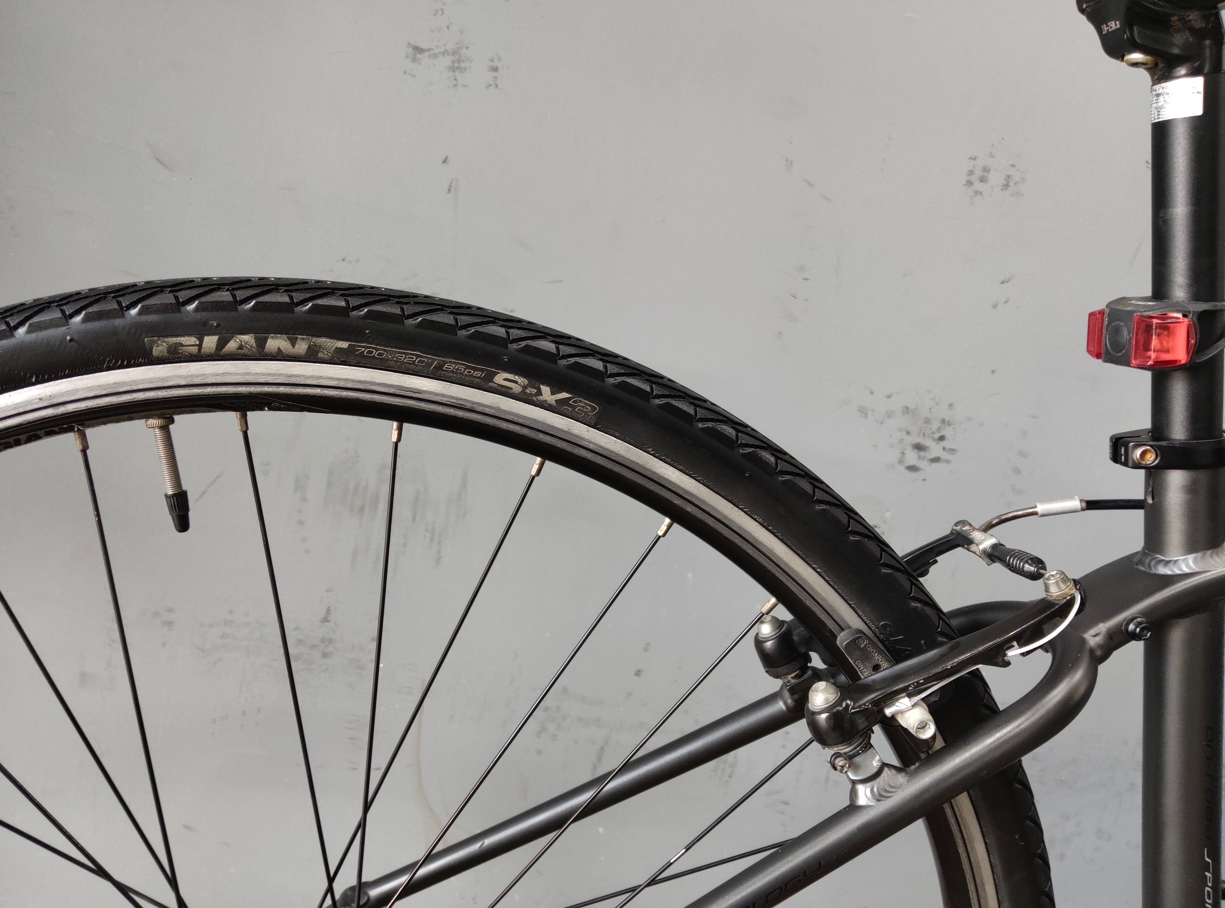 Giant Escape 3 Hybrid Bike
