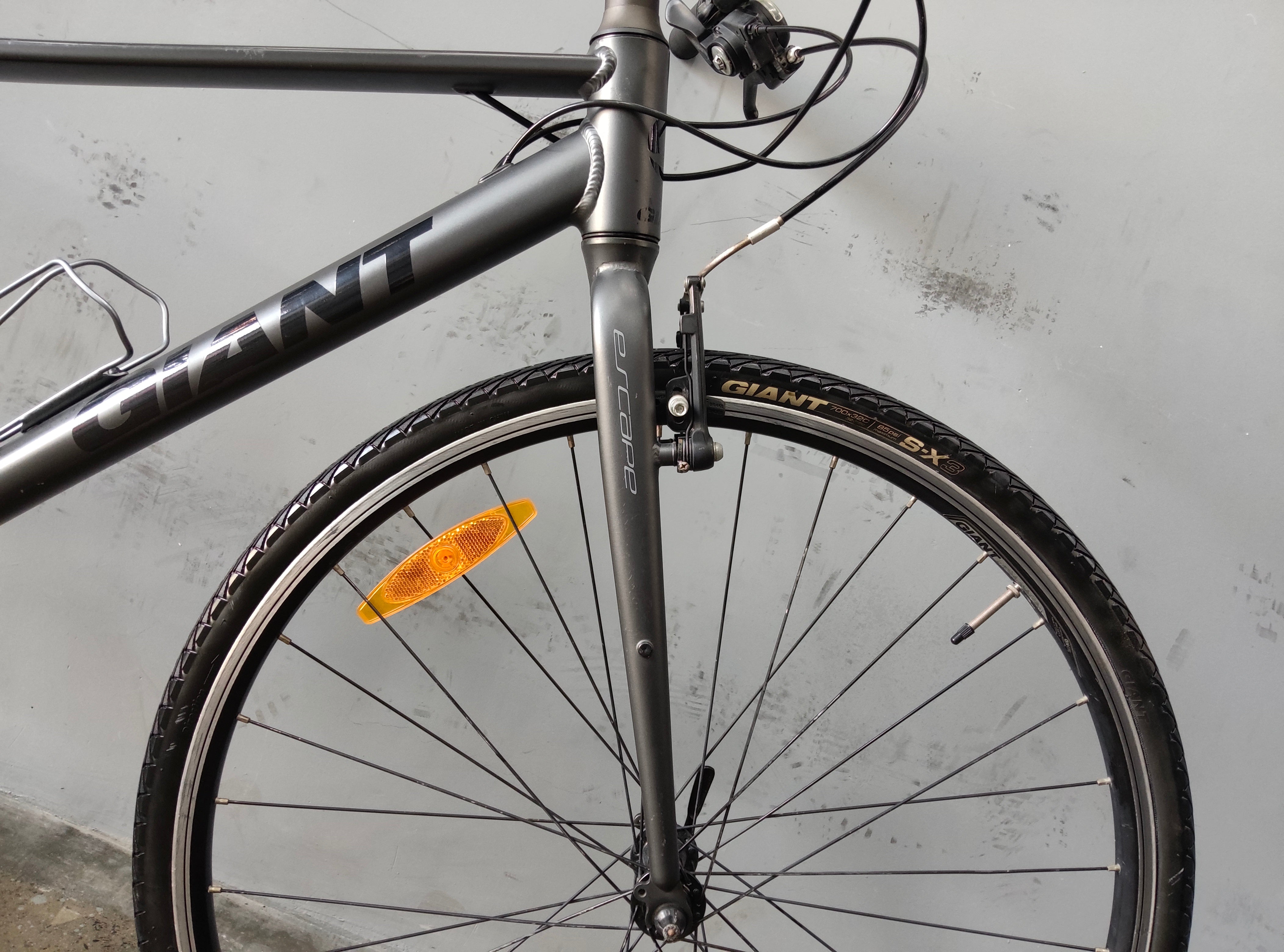 Giant Escape 3 Hybrid Bike
