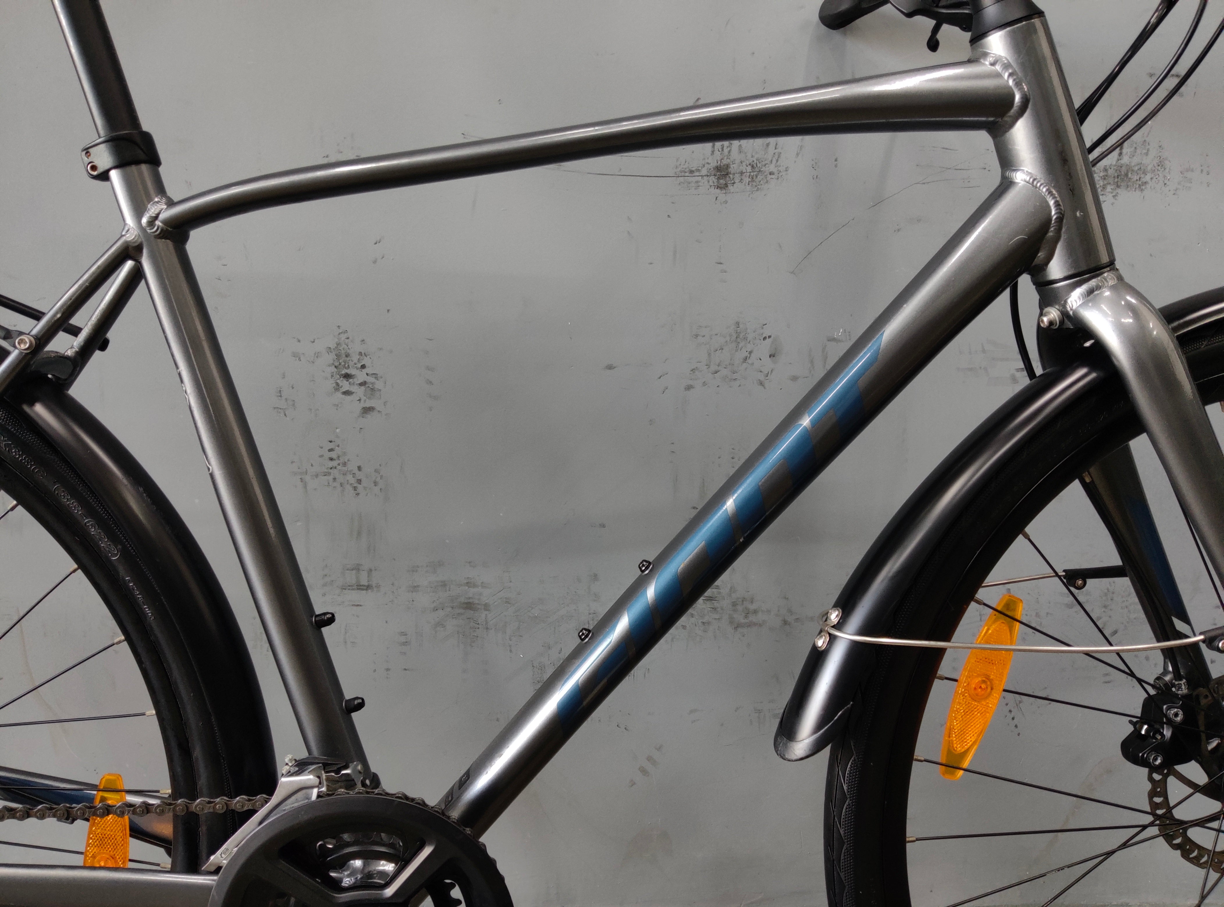Giant Escape 2 Hybrid Bike