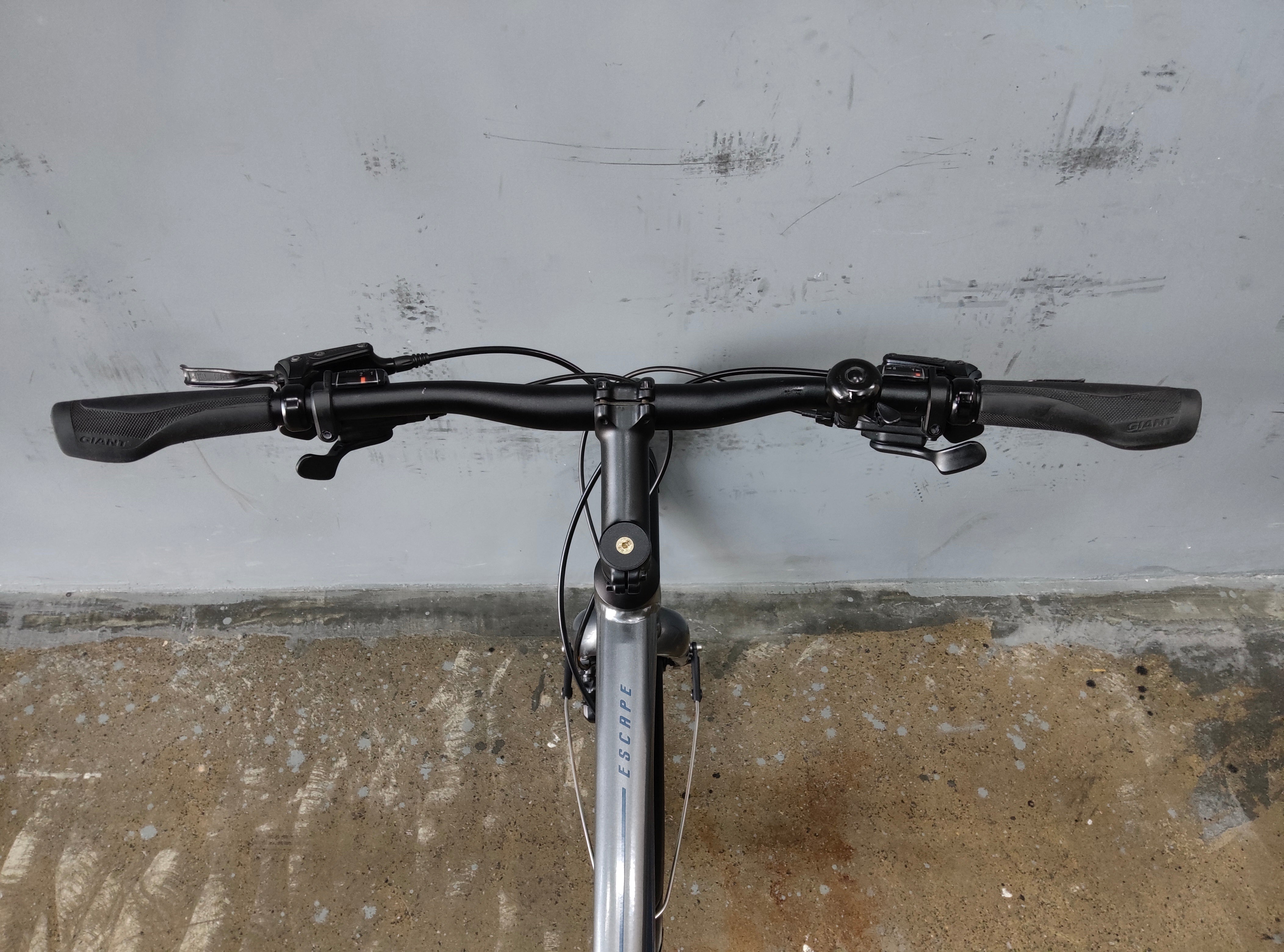 Giant Escape 2 Hybrid Bike