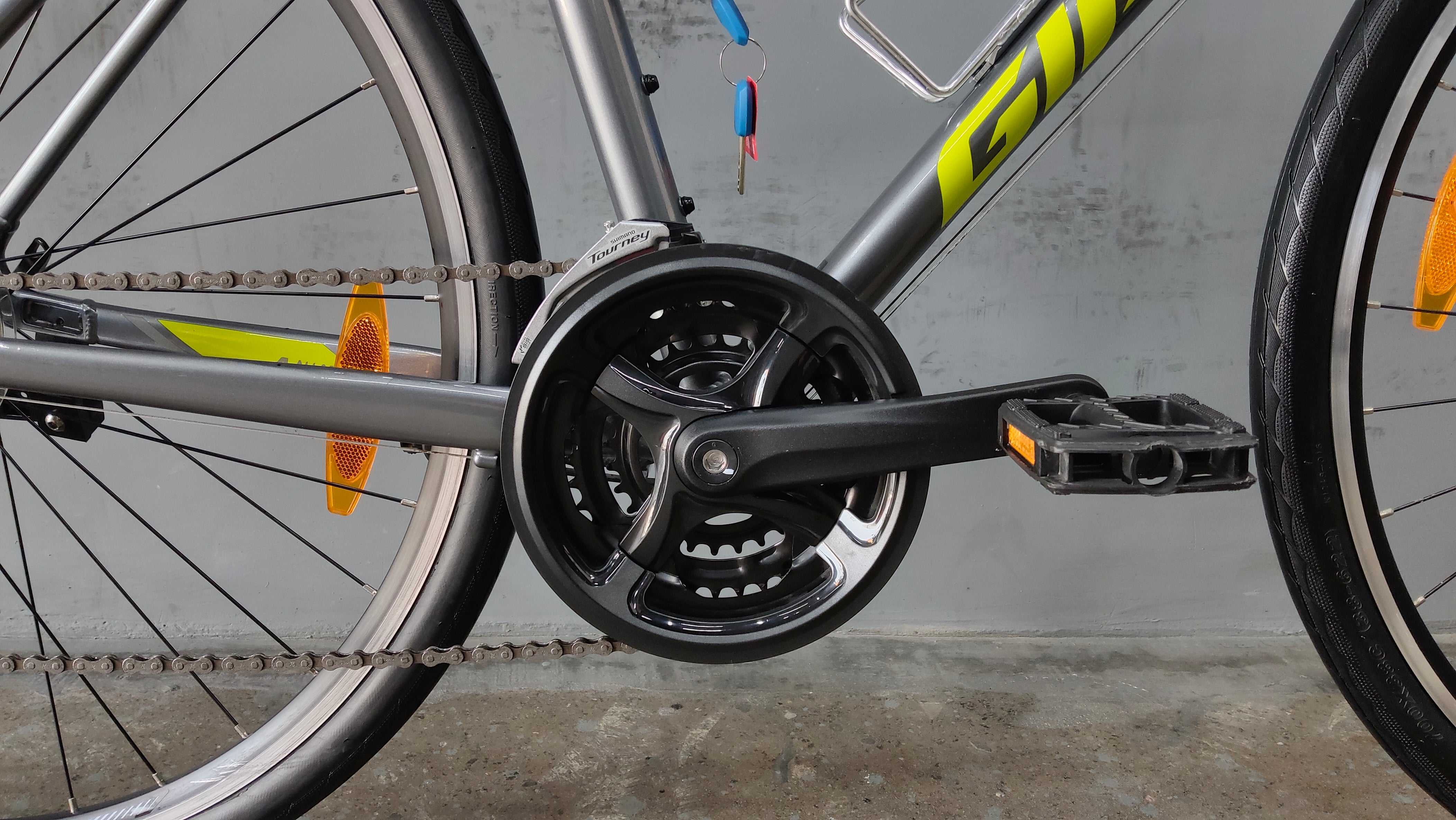 Giant Escape 3 Hybrid Bike