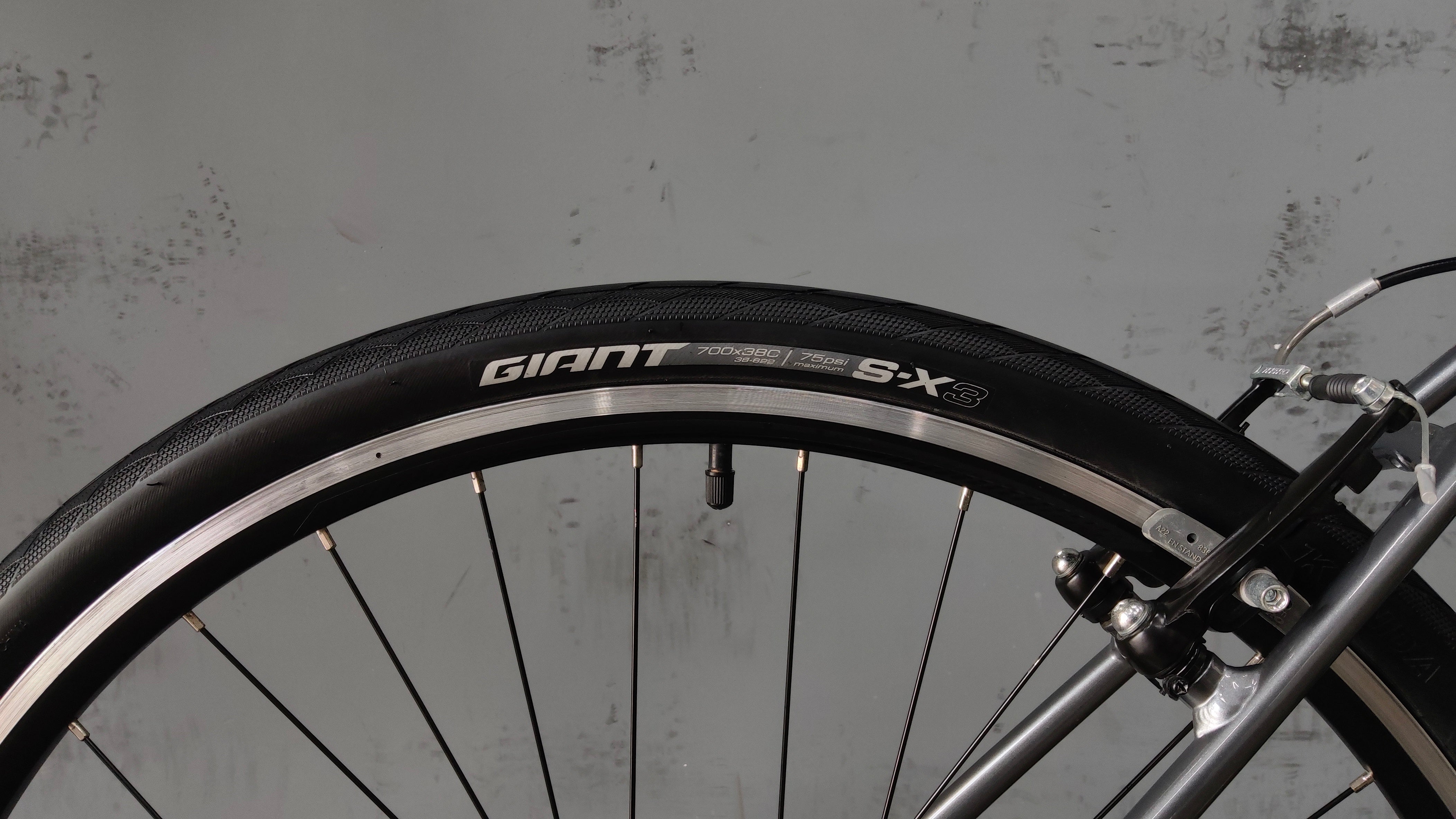 Giant Escape 3 Hybrid Bike