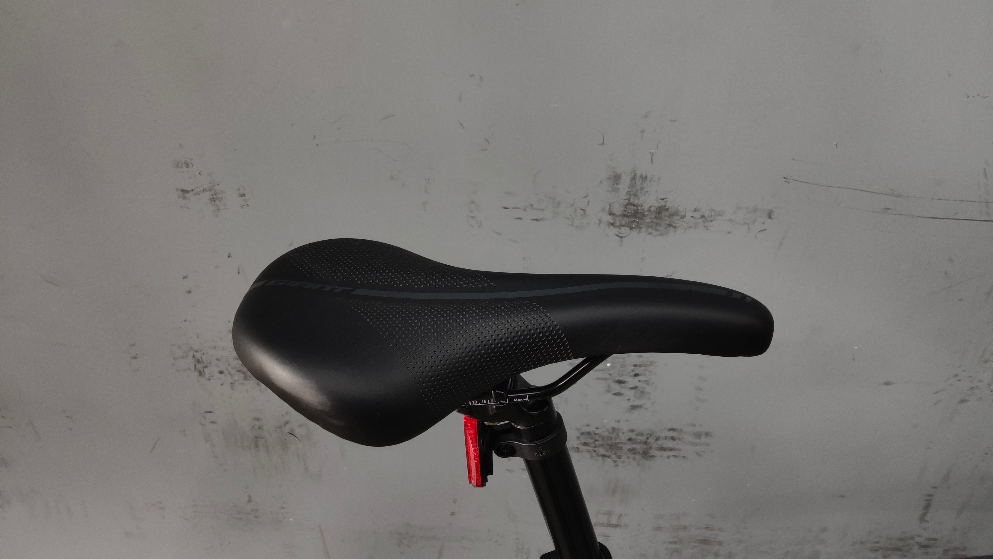 Giant Escape 3 Hybrid Bike