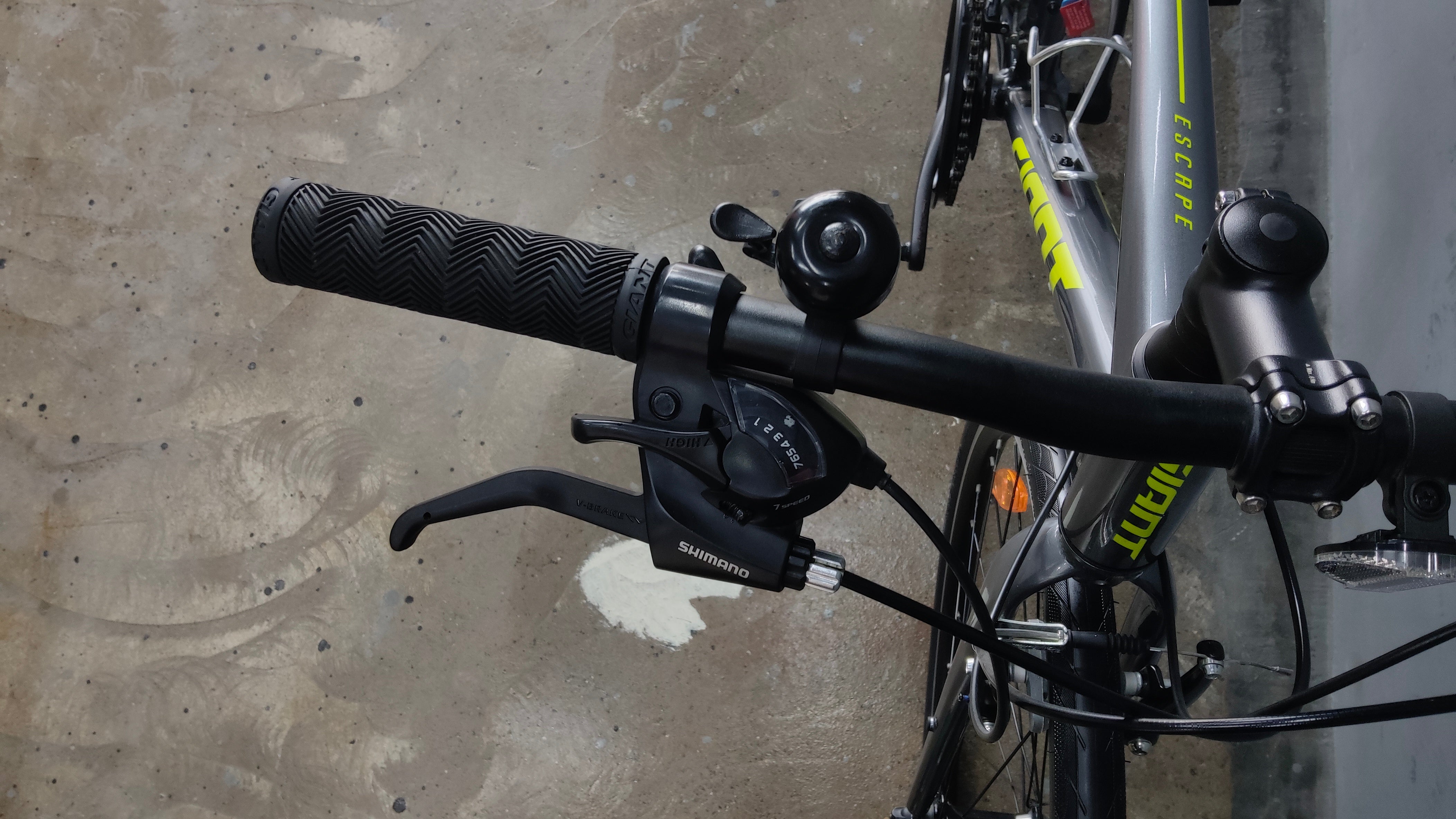 Giant Escape 3 Hybrid Bike