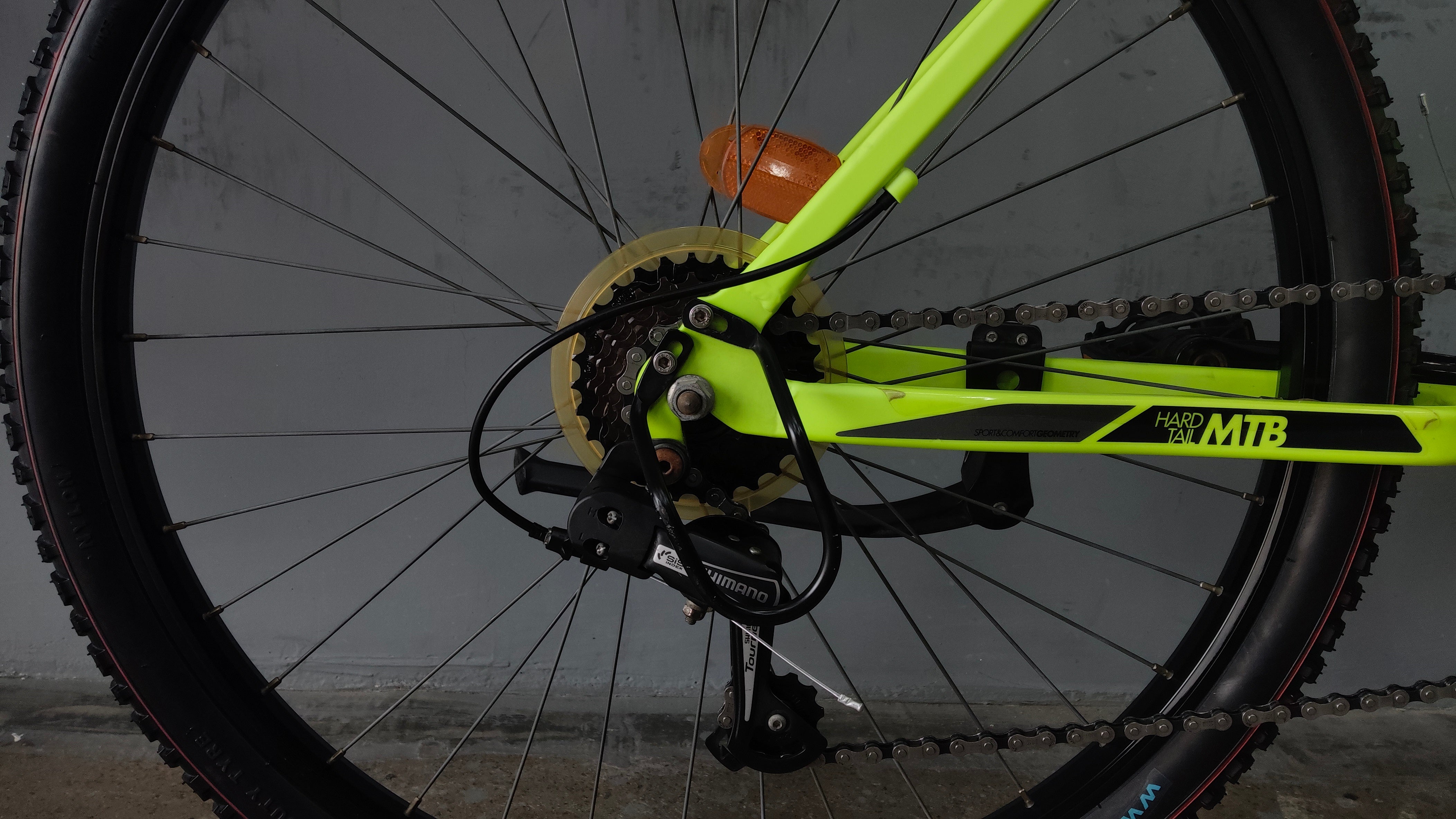 B'twin Rockrider 340 Mountain Bike