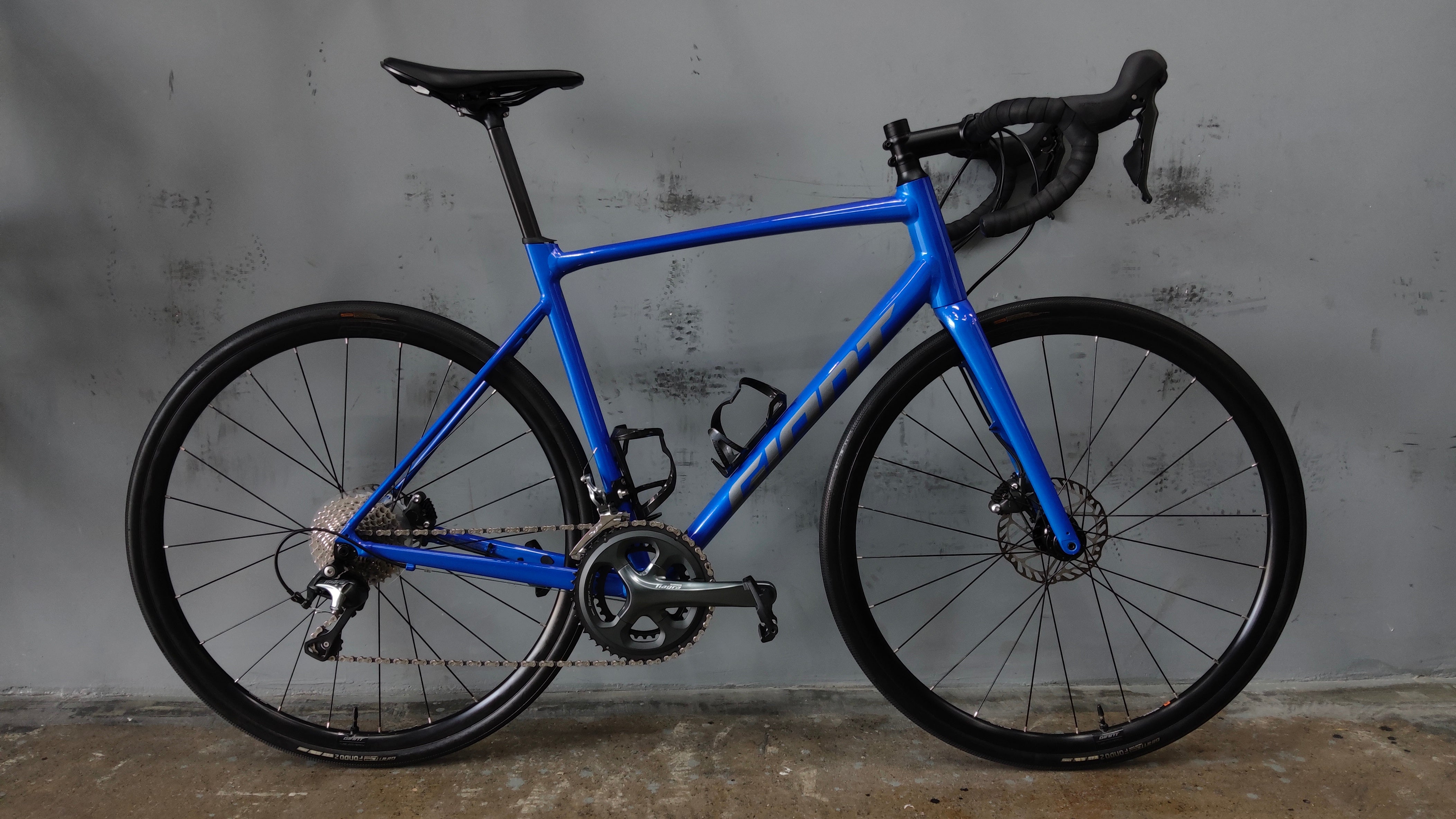 Giant Contend SL 2 Road bike