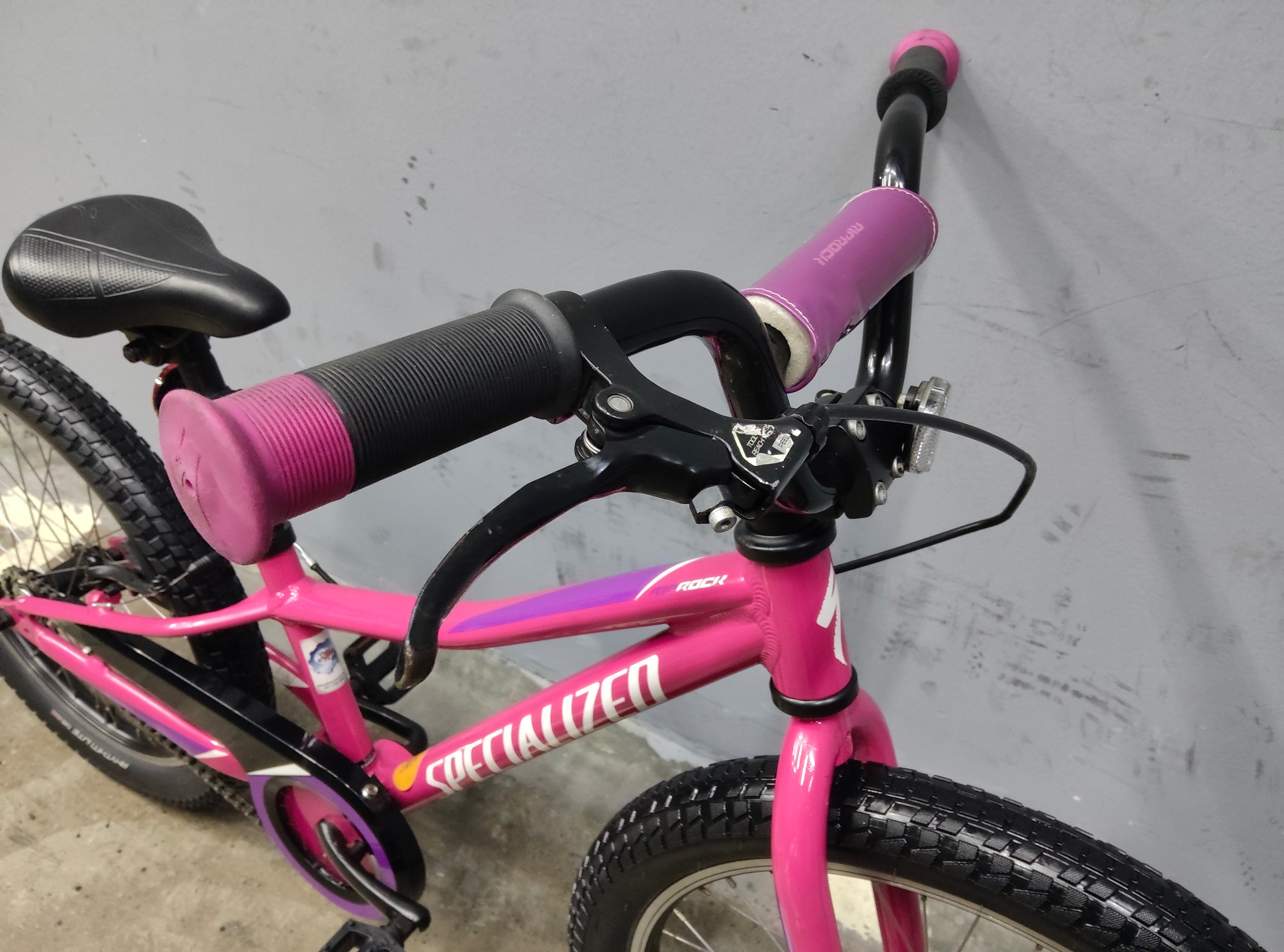 RENT Specialized Riprock Kids Bike