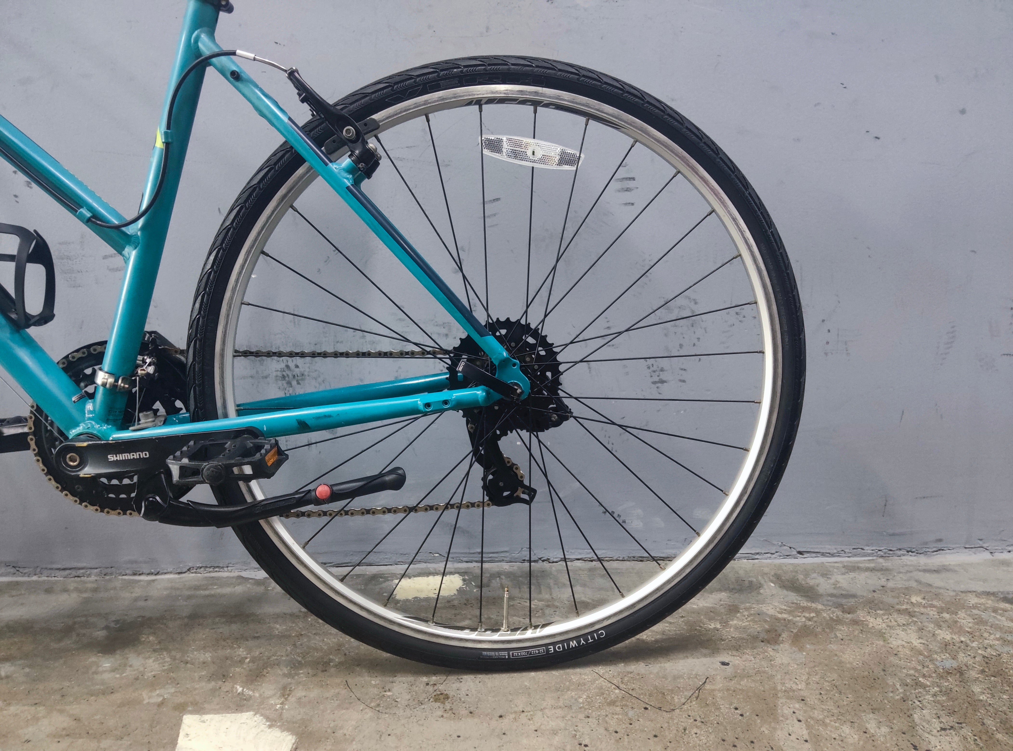 Fuji Absolute 2.3 Hybrid Bike