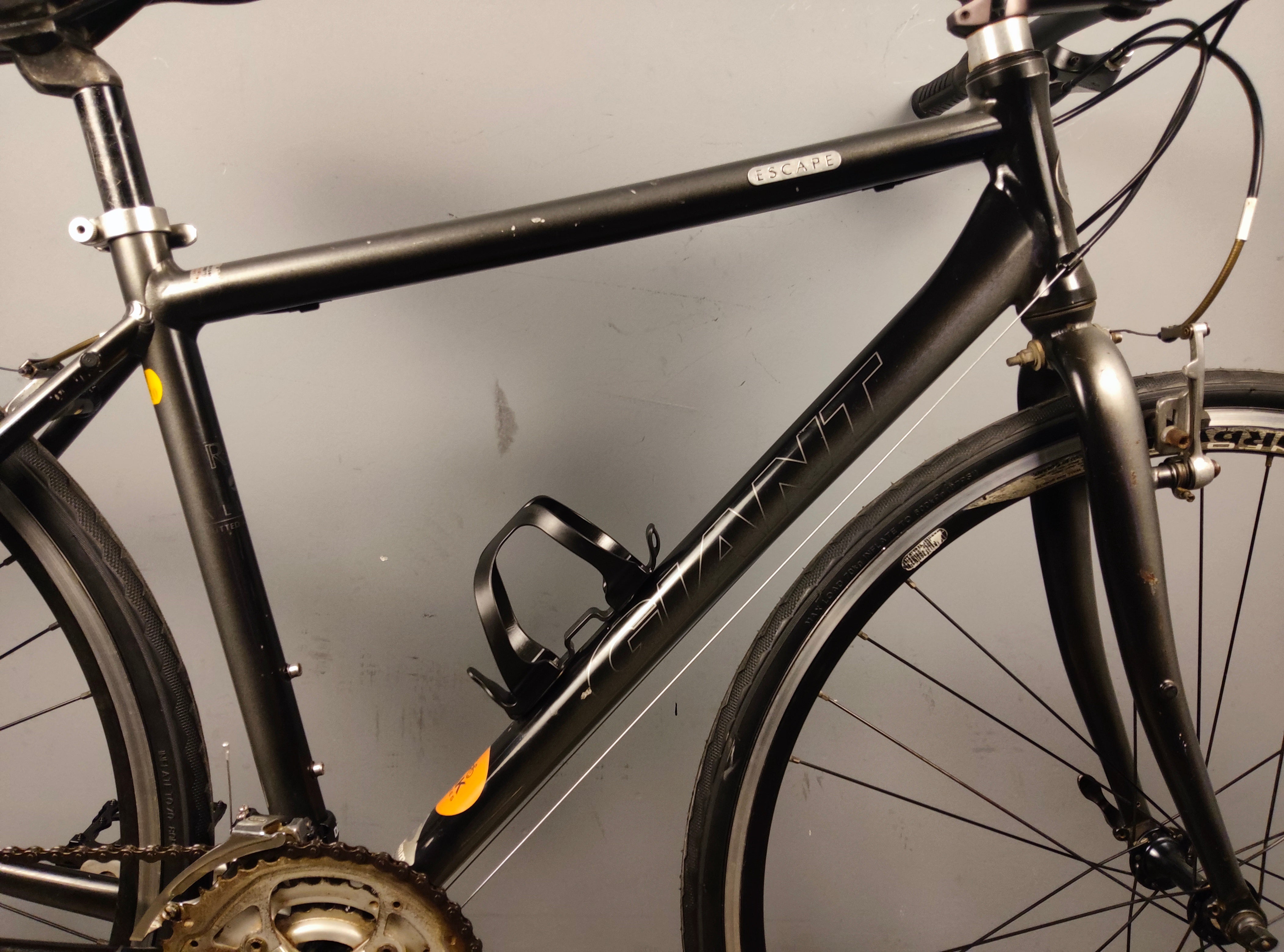 Giant Escape R3 Hybrid Bike