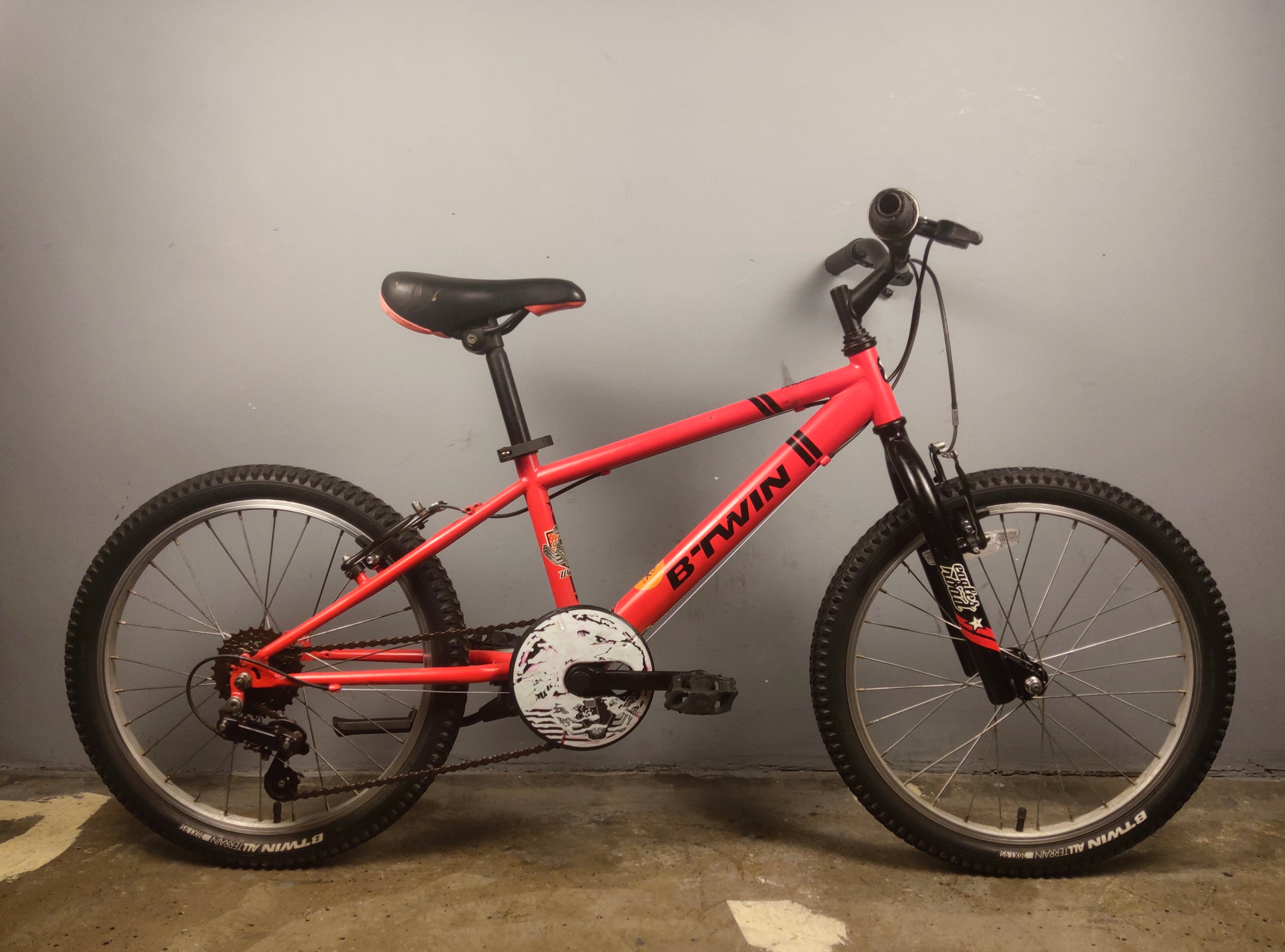 RENT B'twin Racing Boy 320 Kids Bike