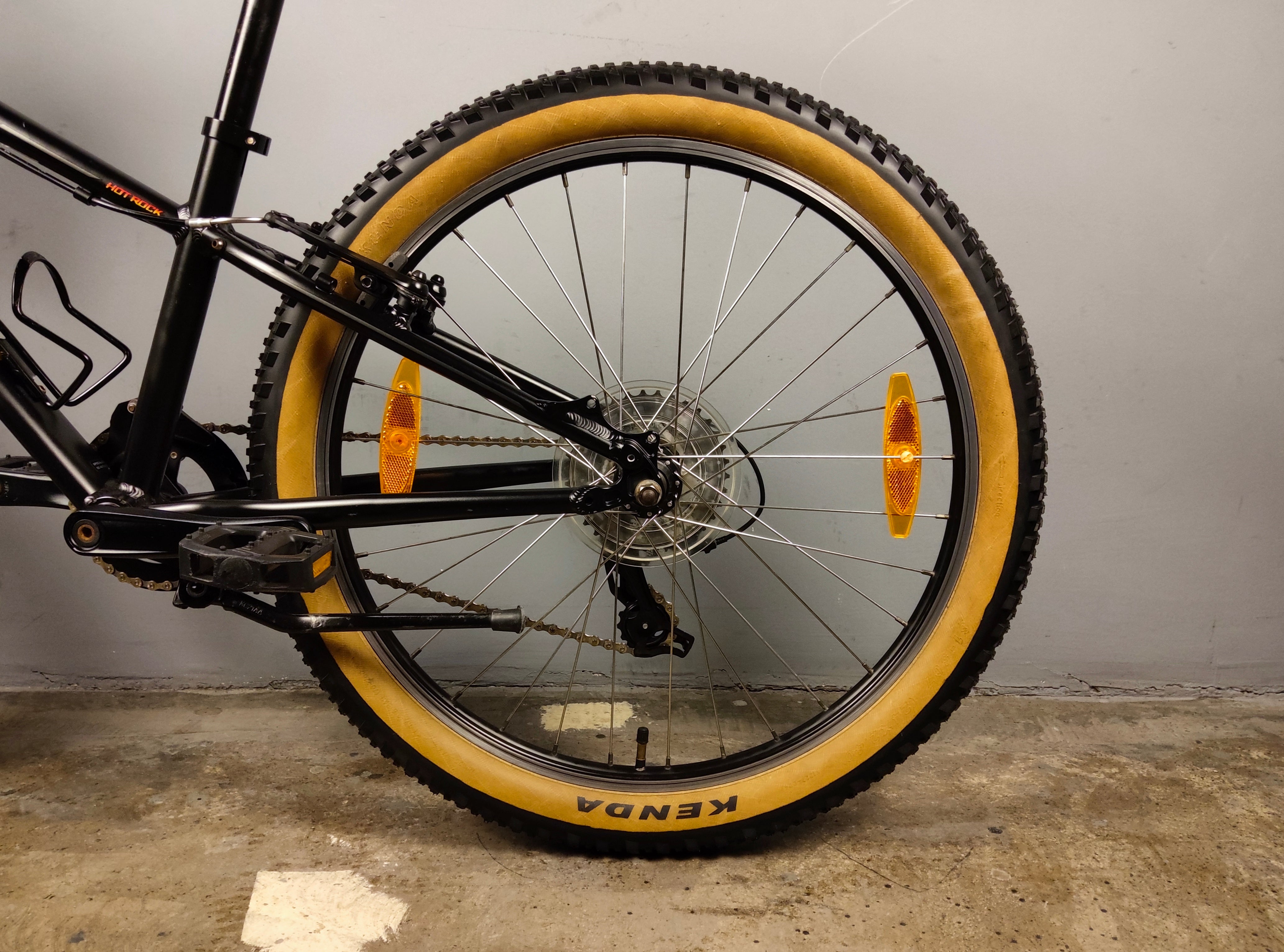 RENT Specialized Hotrock Kids Bike