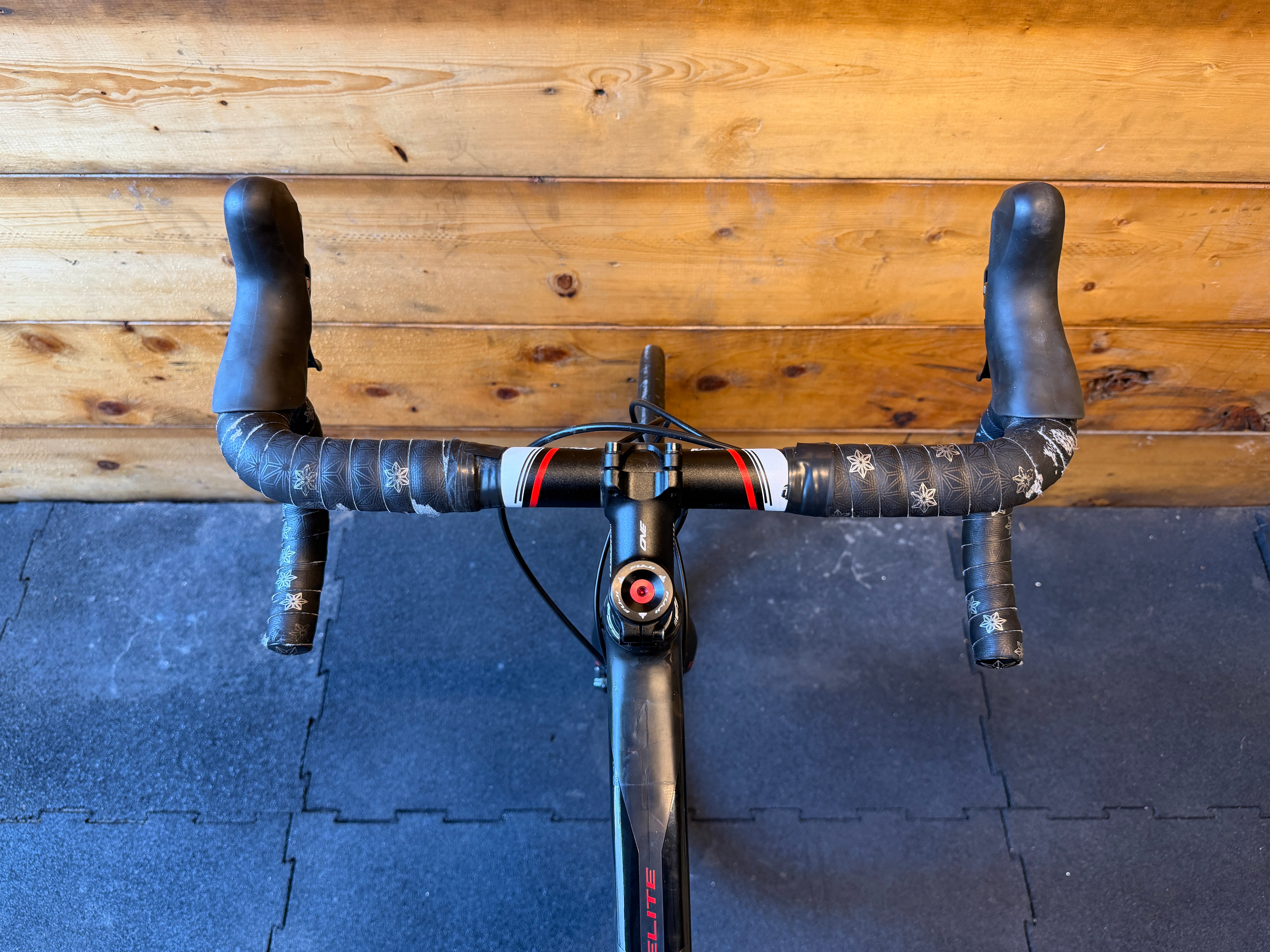 RENT Fuji Granfondo Elite Road Bike