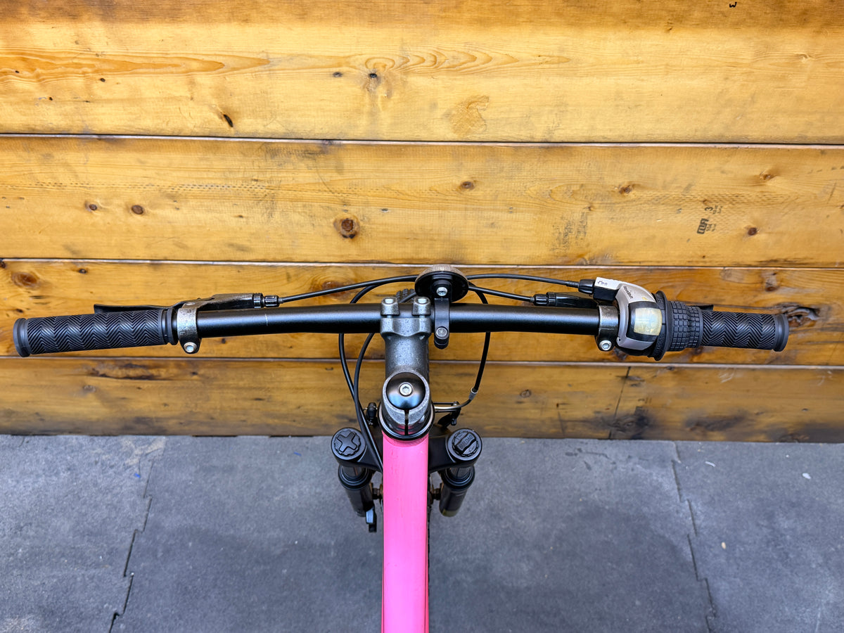 Specialized Hotrock 24 Kids Bike
