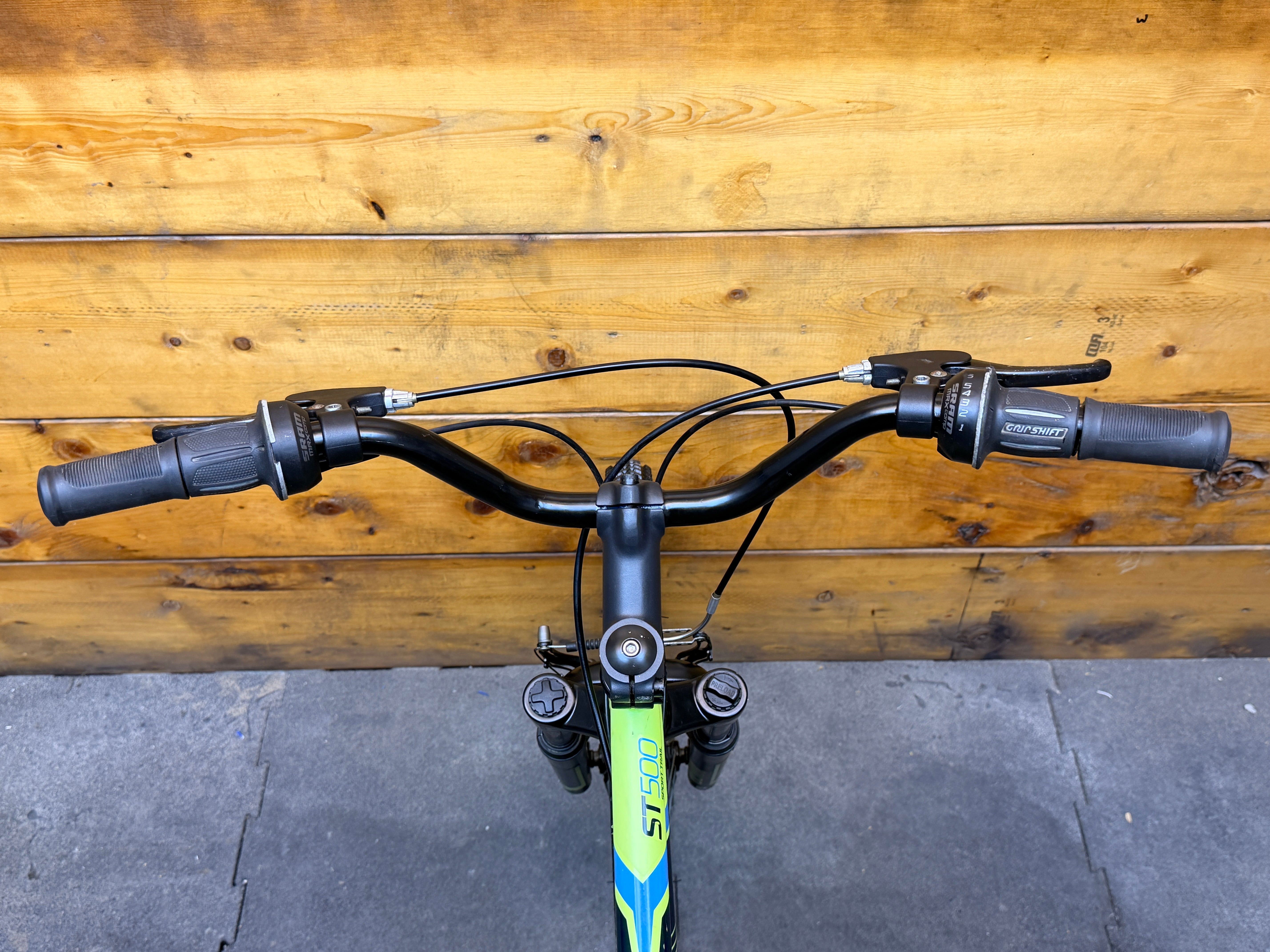 B'Twin Rockrider ST500 Sport Trail Kids Bike