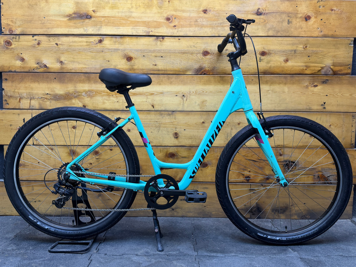 RENT Specialized Roll Elite City Bike