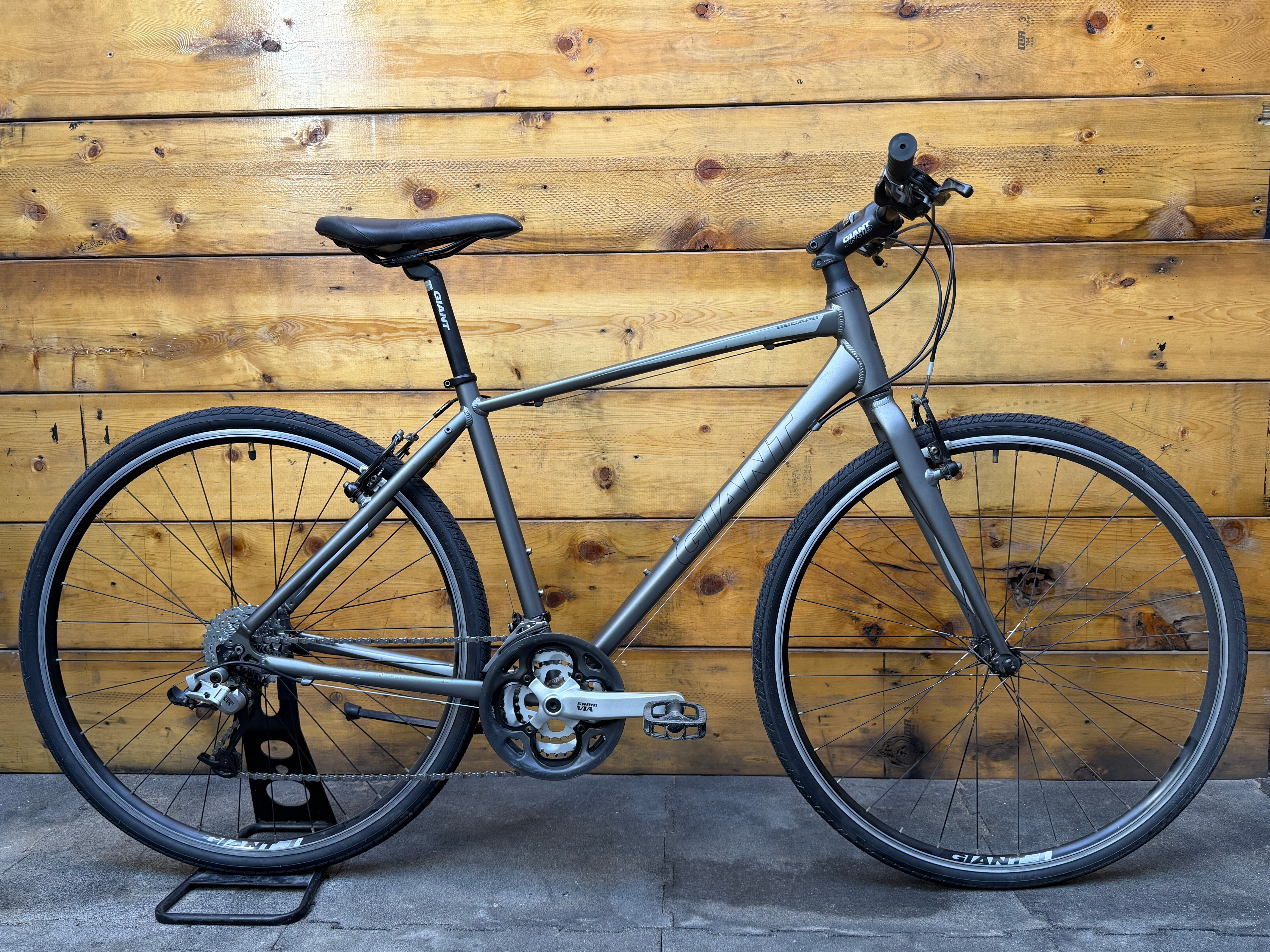 Giant Escape Hybrid Bike