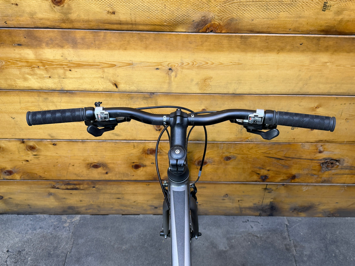 Giant Escape Hybrid Bike