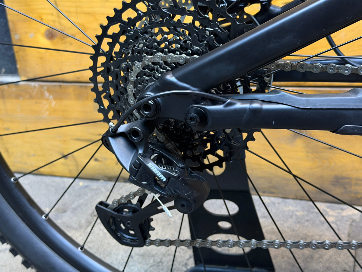 Specialized Stumpjumper Mountain Bike