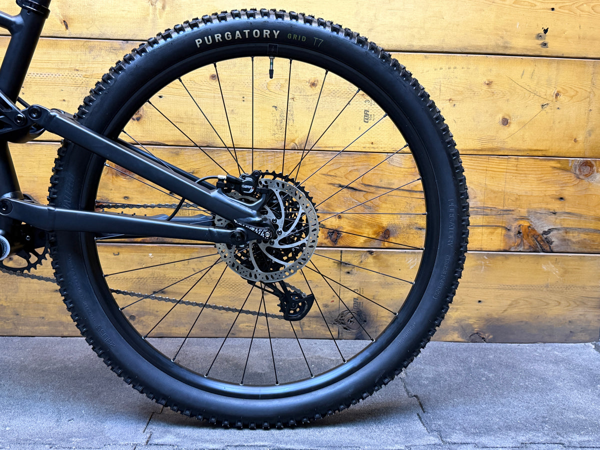 Specialized Stumpjumper Mountain Bike