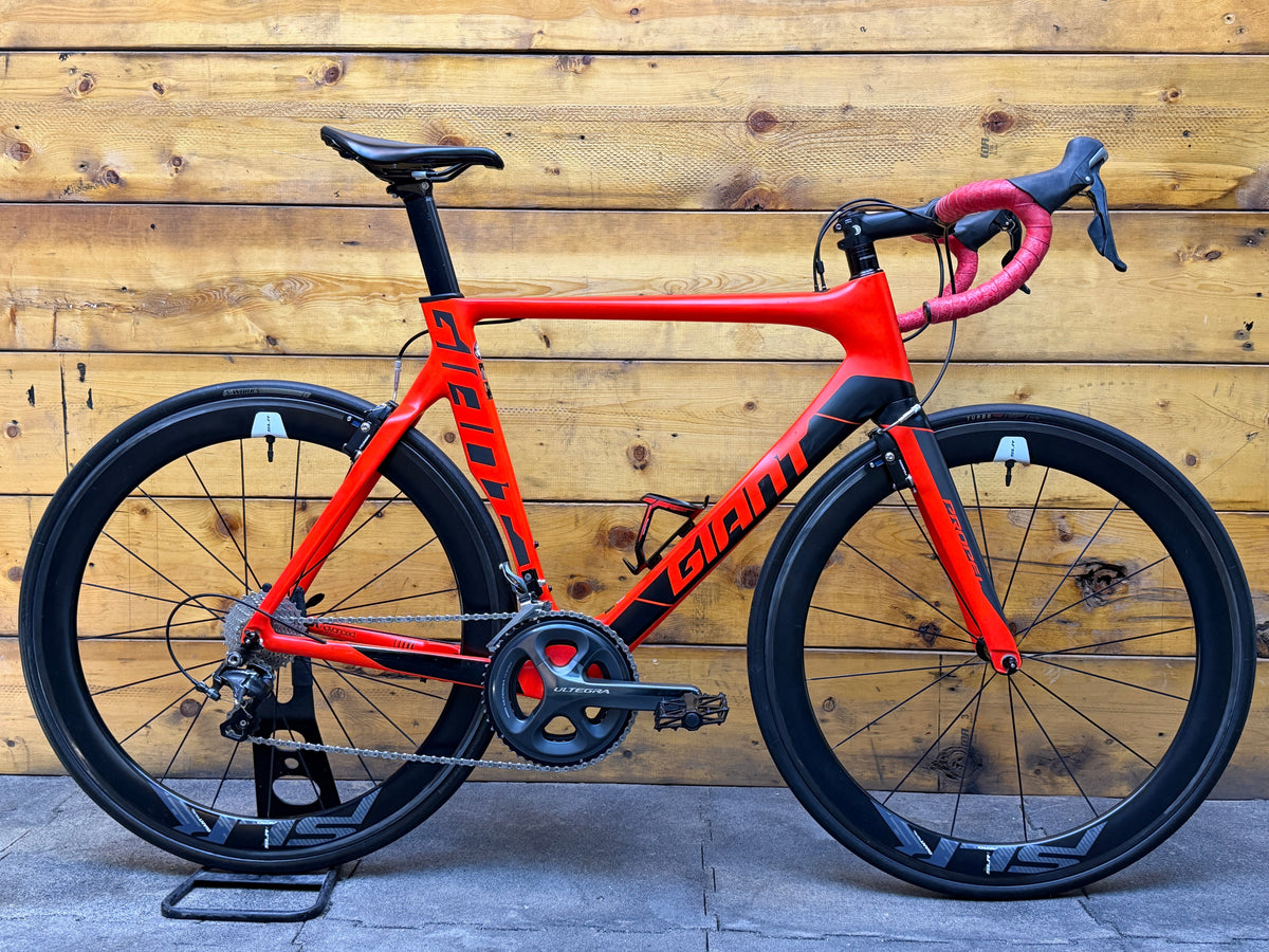 RENT Giant Propel Advanced Pro 1 Road Bike