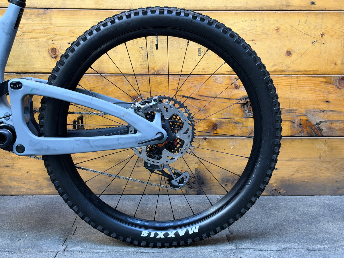 BOLD Unplugged Ultimate Mountain Bike