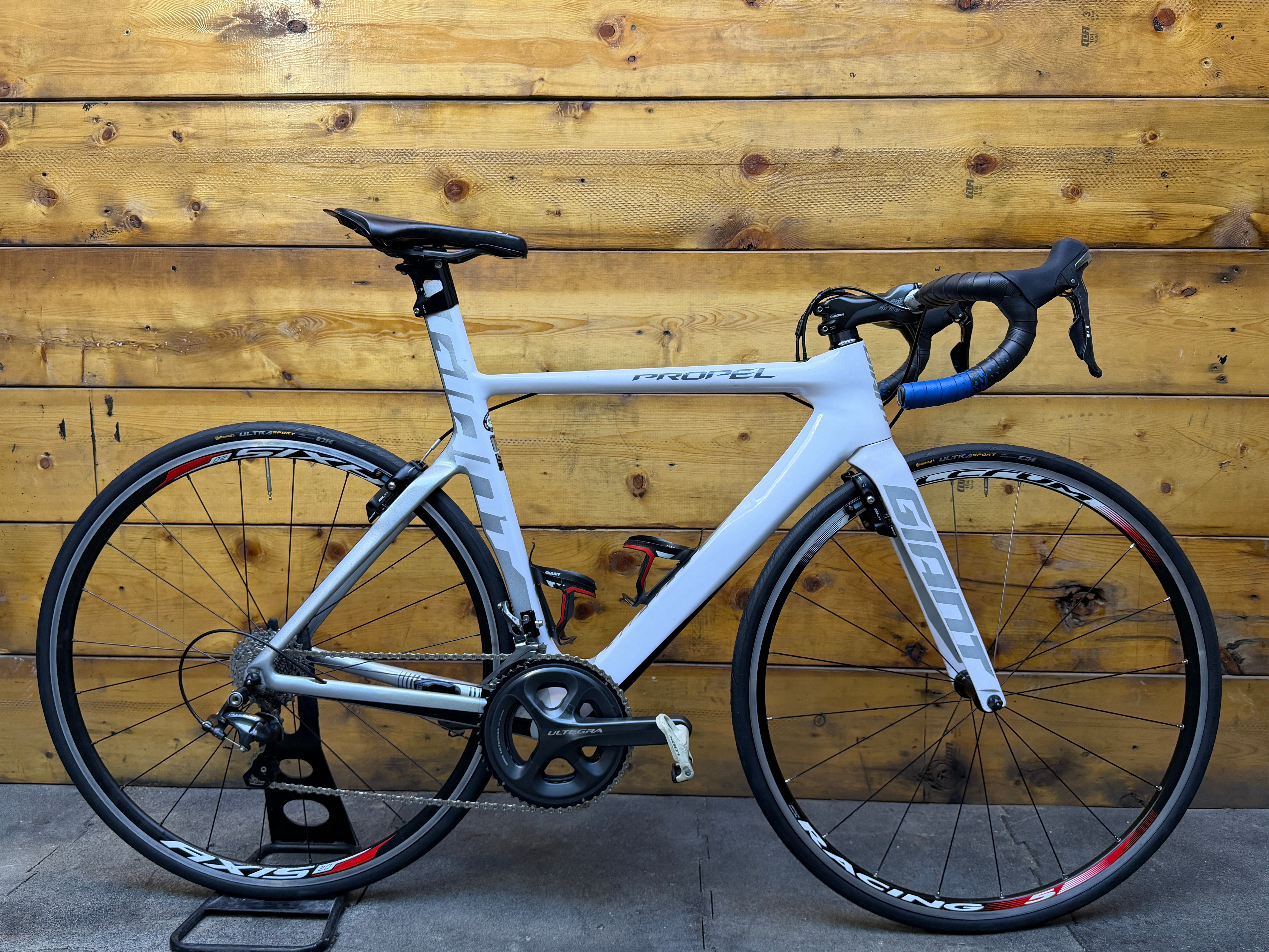 Giant Propel Advanced SL 2 Road Bike
