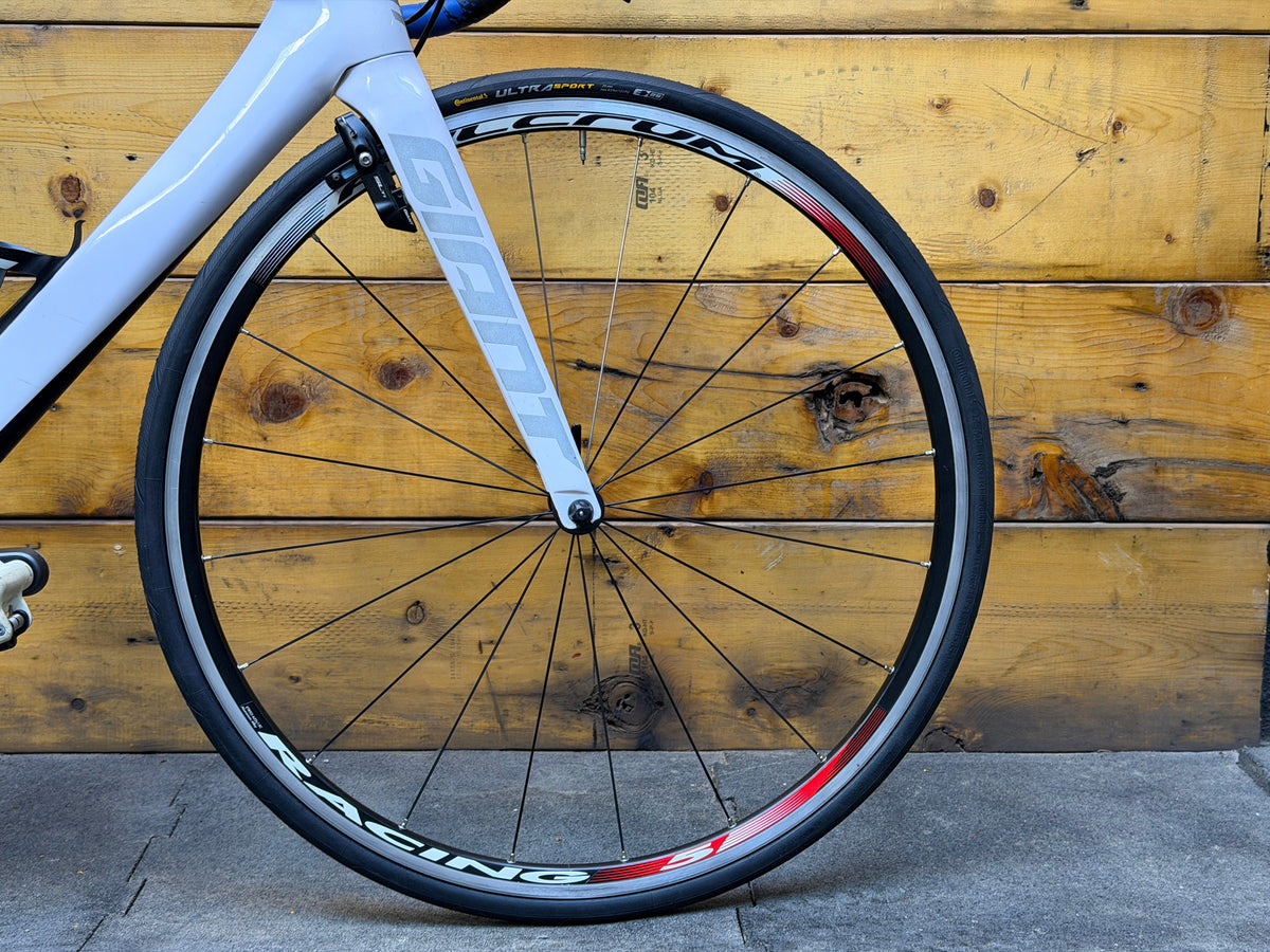 RENT Giant Propel Advanced SL 2 Road Bike