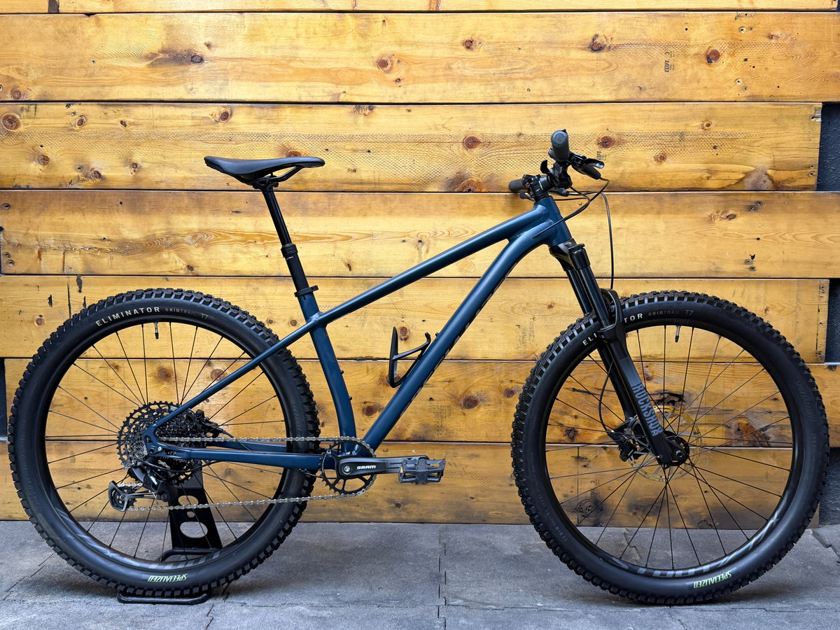 RENT Specialized Fuse Mountain Bike