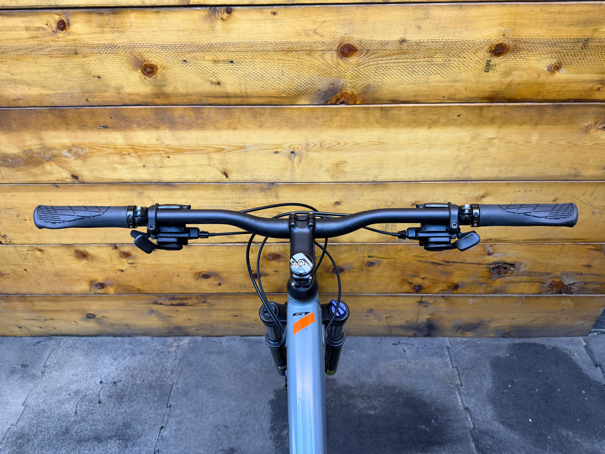 GT Avalanche Sport Mountain Bike