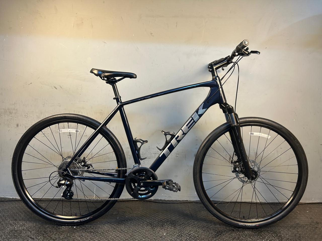 Trek Dual Sport 1 Hybrid Bike