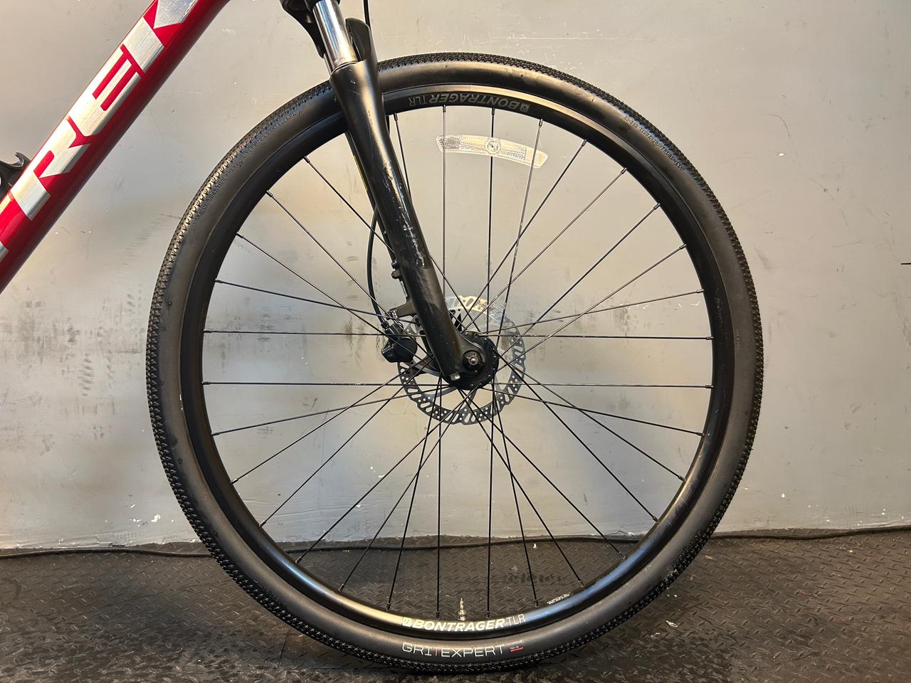 Trek Dual Sport 3 Hybrid Bike