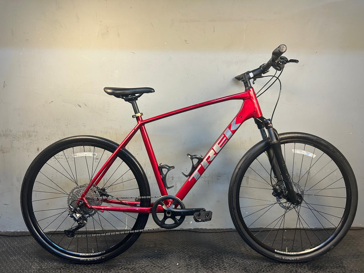 Trek Dual Sport 3 Hybrid Bike