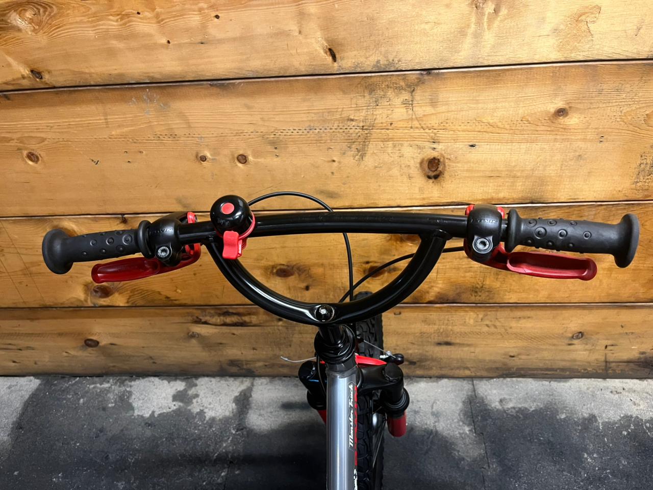 B'twin Monster Truck Kids Bike