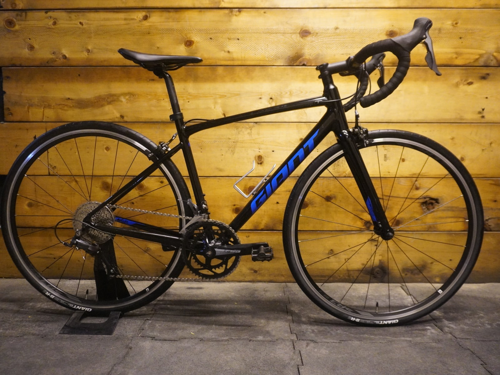 Giant Contend 3 Road Bike