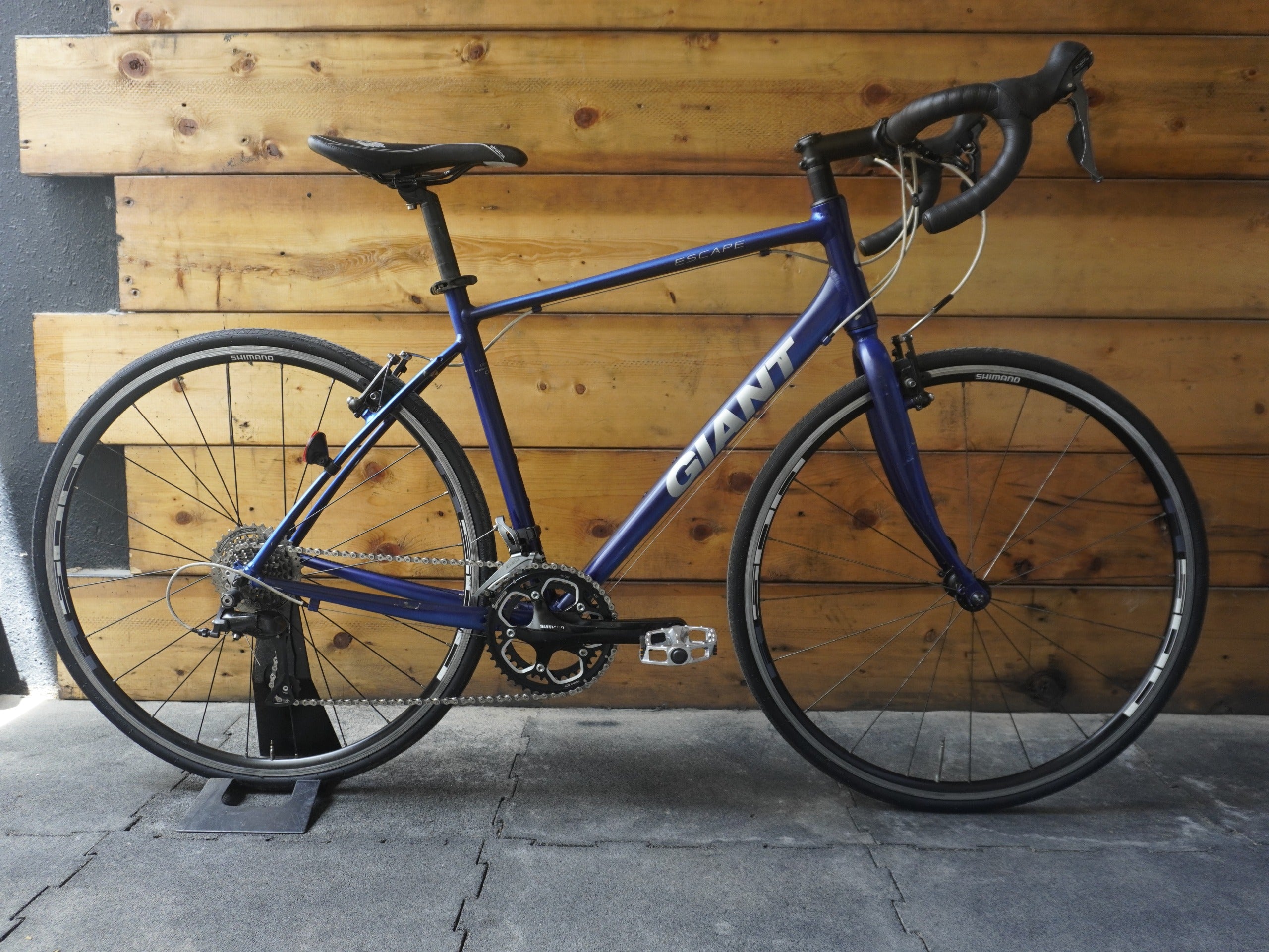 RENT Giant Escape Road Bike