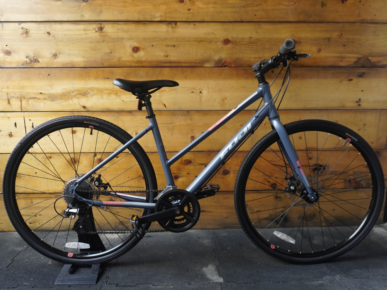 Fuji Absolute 1.9 Hybrid Bike