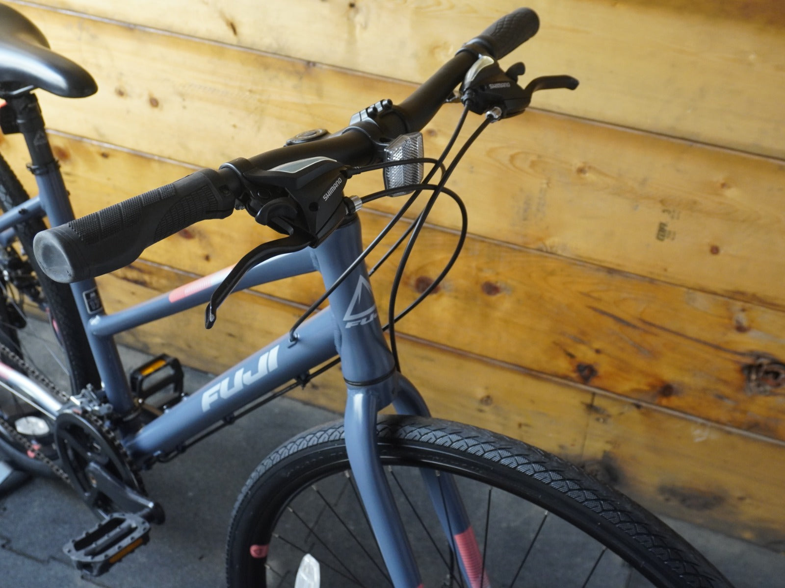 Fuji Absolute 1.9 Hybrid Bike