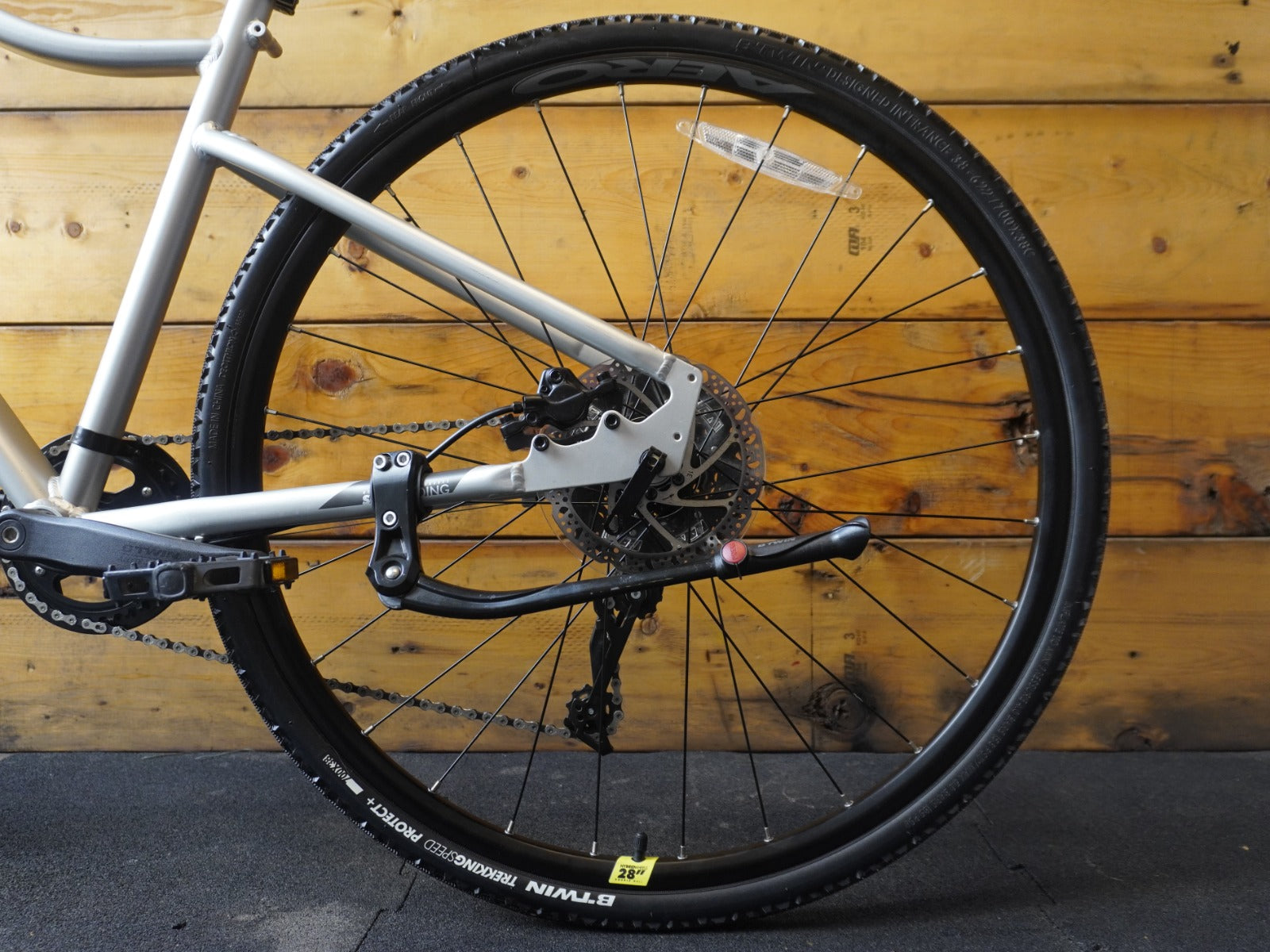 B'twin Riverside 900 Hybrid Bike