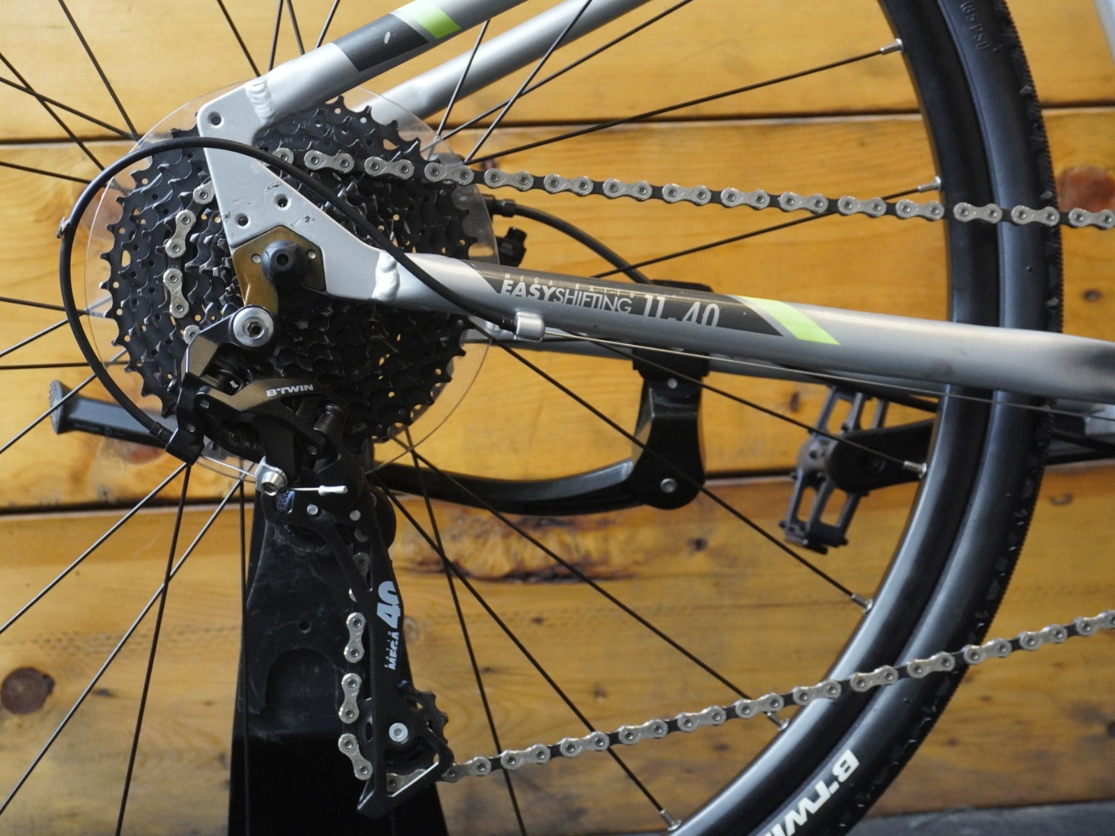 B'twin Riverside 900 Hybrid Bike