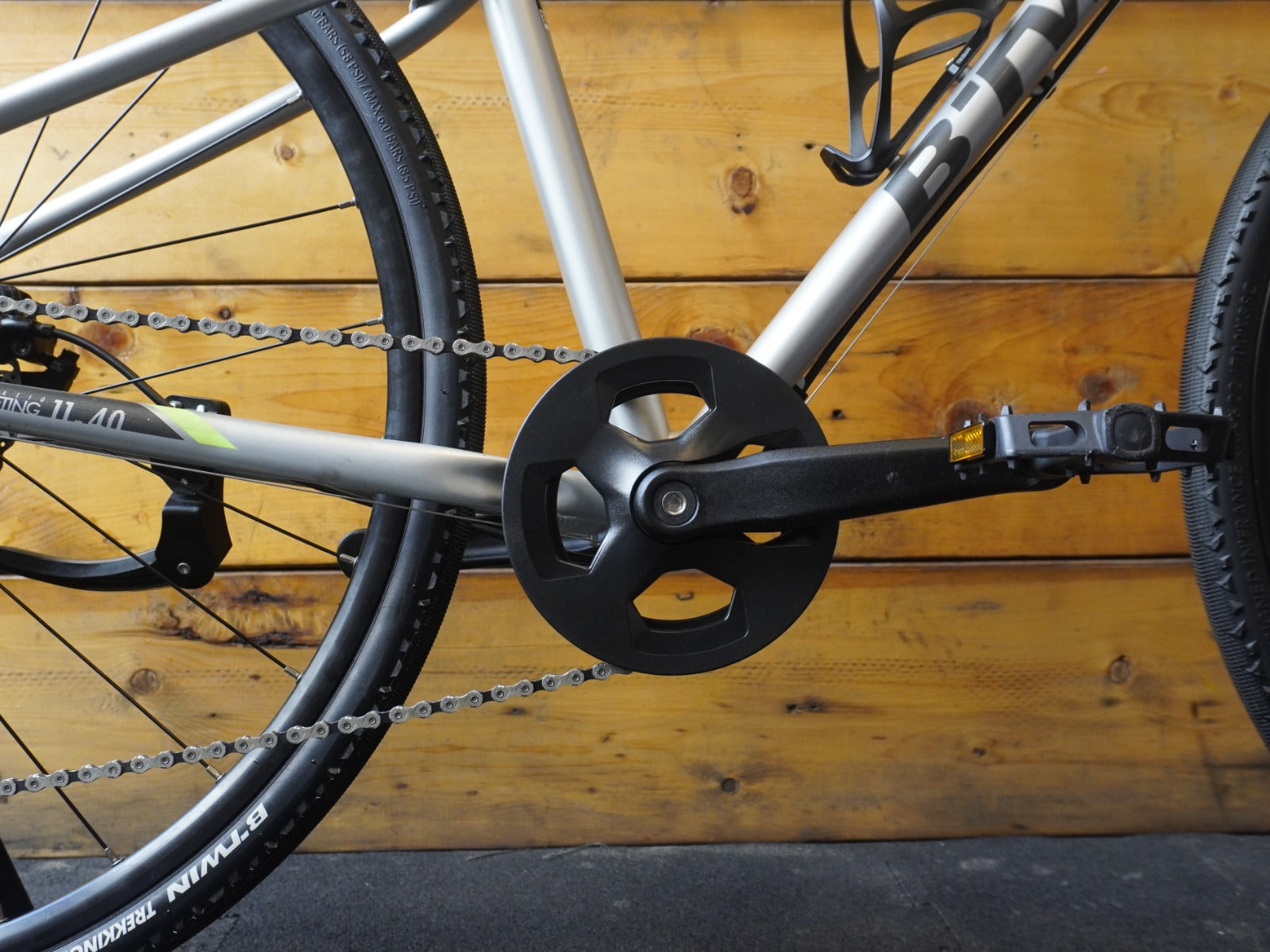 B'twin Riverside 900 Hybrid Bike