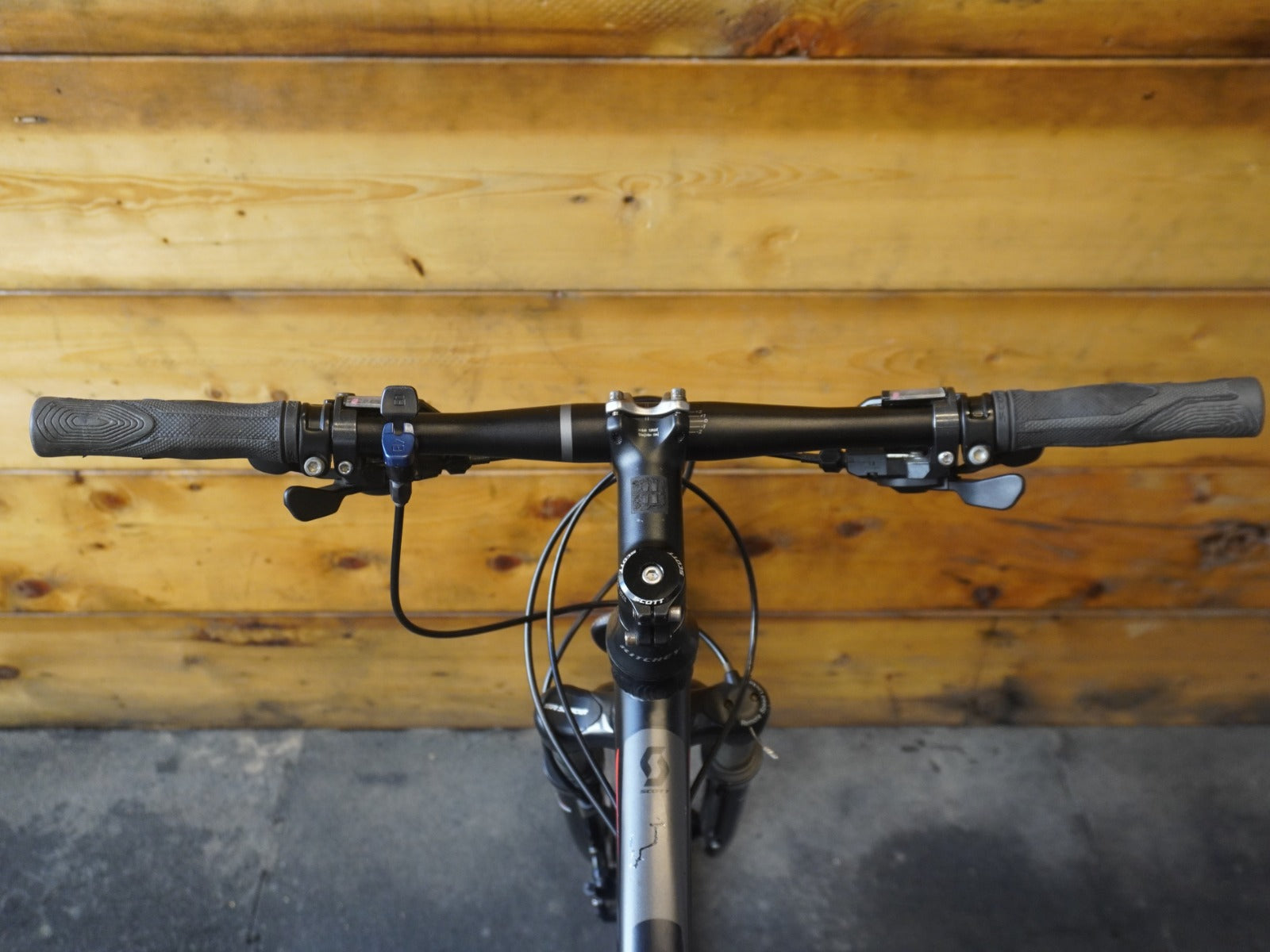 RENT Scott Sportster 10 Mountain Bike
