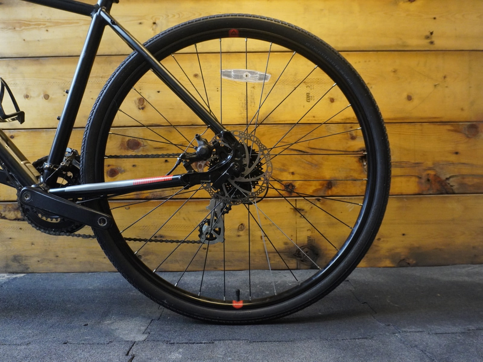 Fuji Absolute 1.9 Hybrid Bike