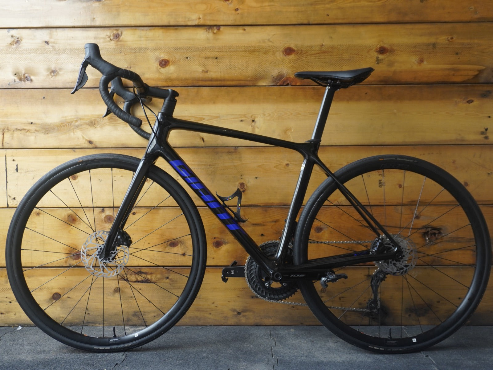 Giant TCR Advanced 1 Road Bike