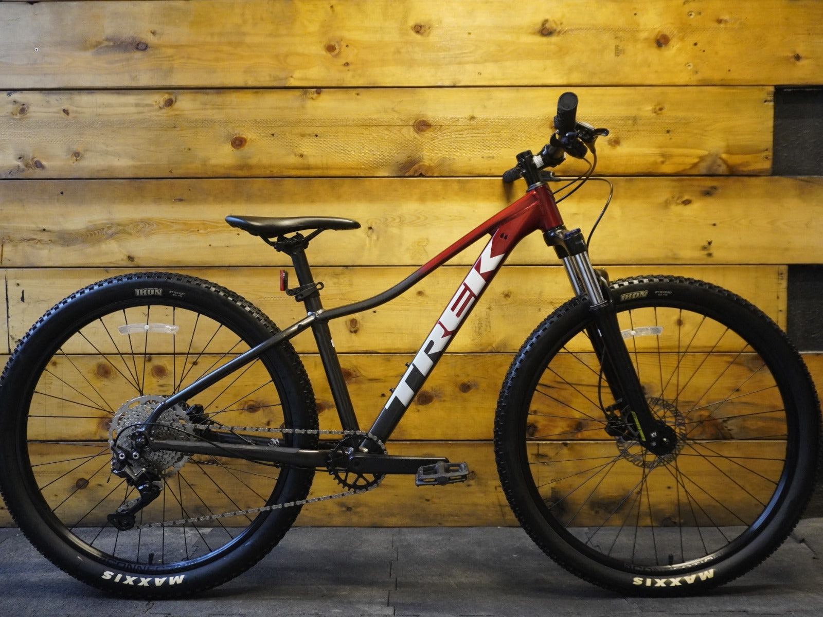 RENT Trek Marlin 6 Gen 2 Mountain Bike