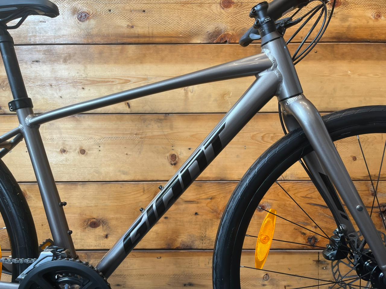 Giant Escape 2 Hybrid Bike